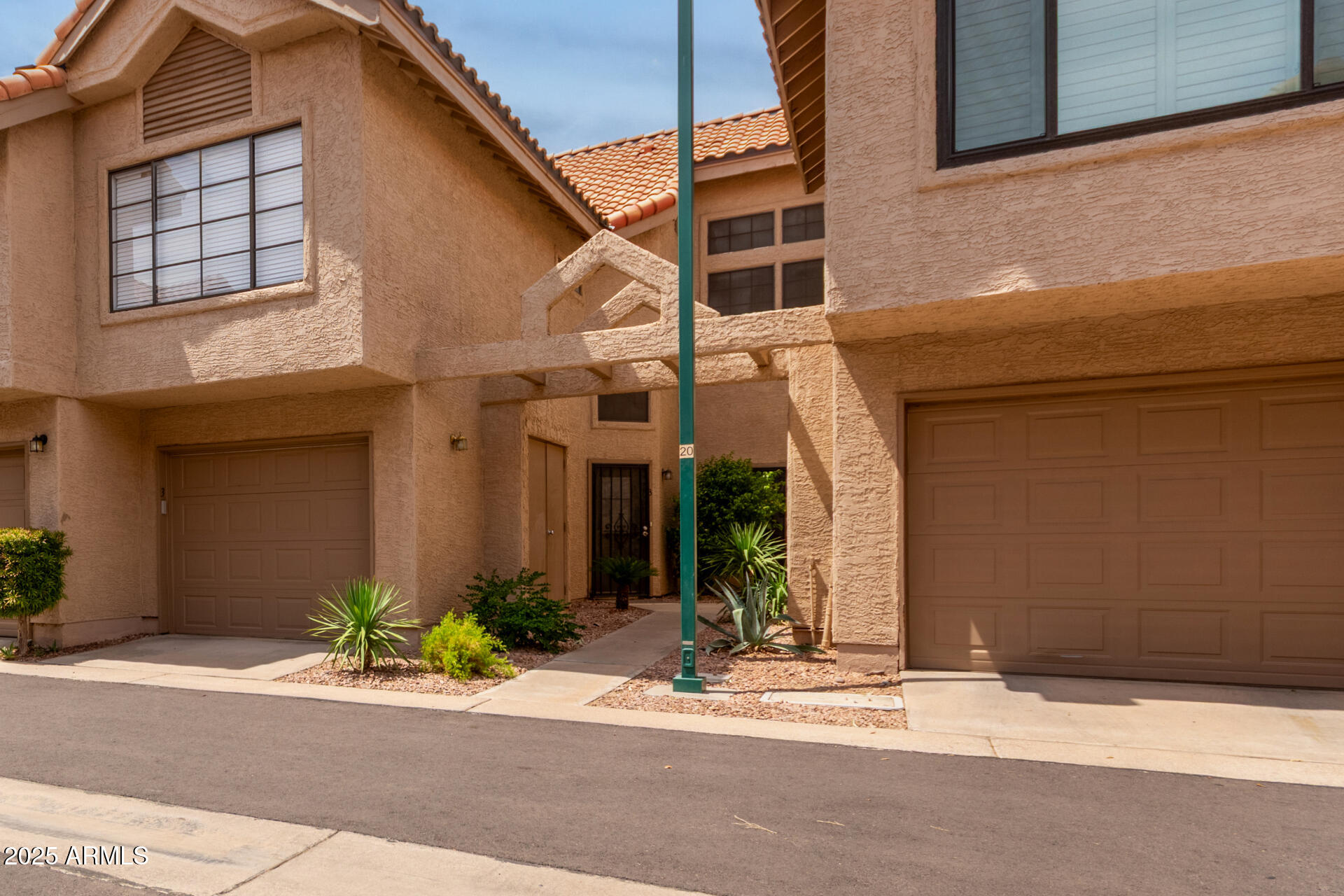 1001 N PASADENA Street, 3, Mesa Unit: 3