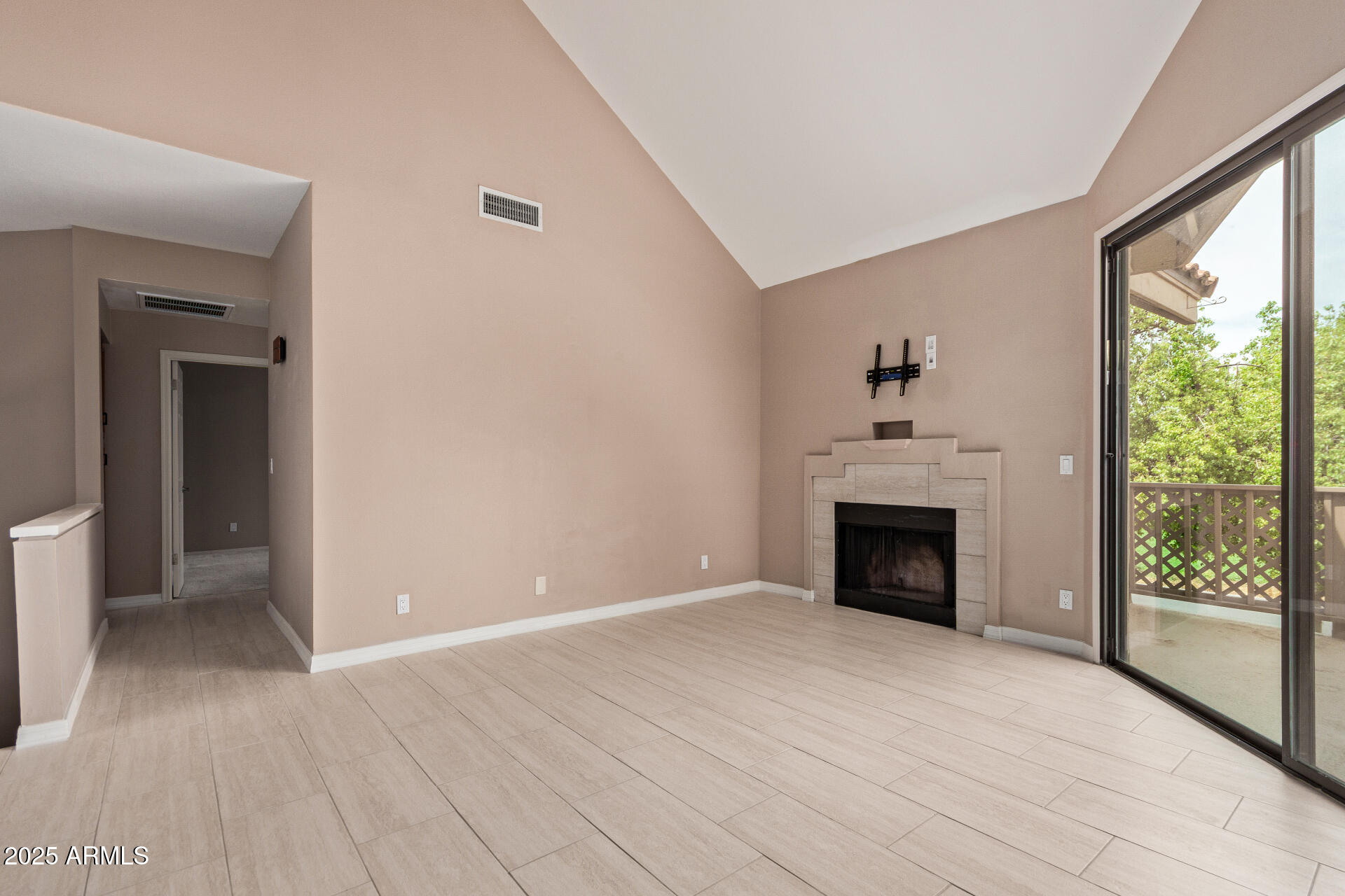 1001 N PASADENA Street, 3, Mesa Unit: 3