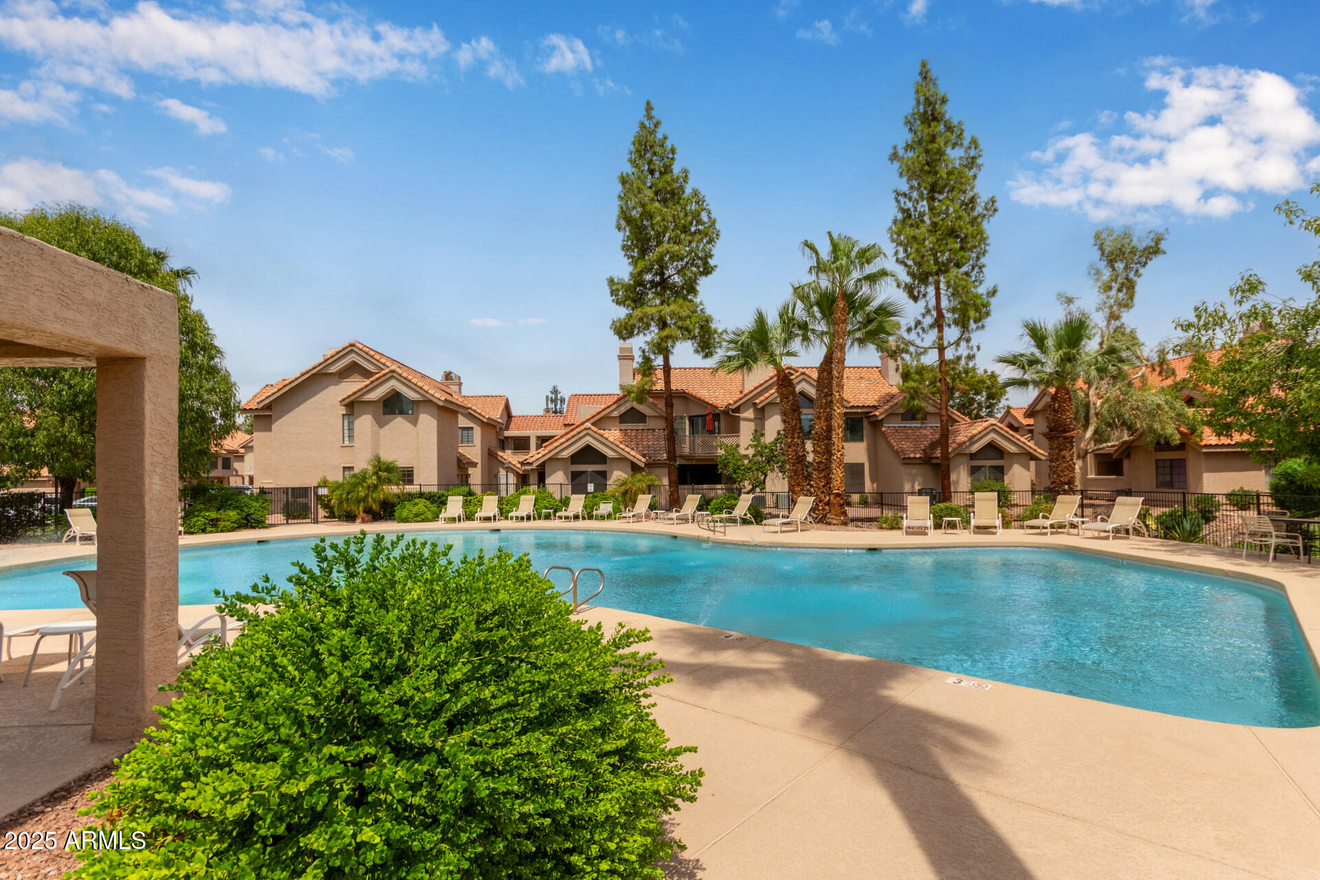 1001 N PASADENA Street, 3, Mesa Unit: 3