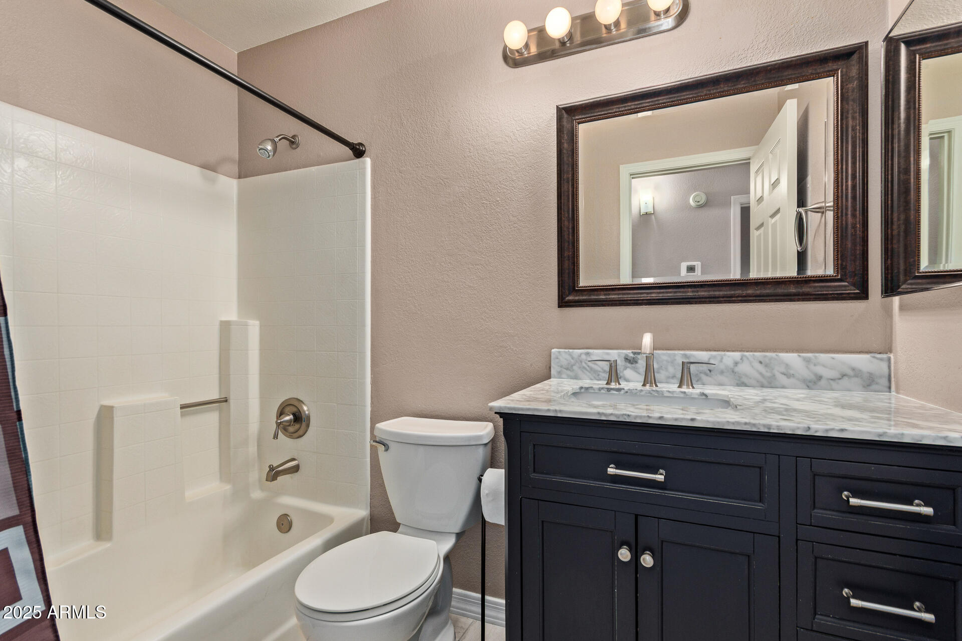 1001 N PASADENA Street, 3, Mesa Unit: 3