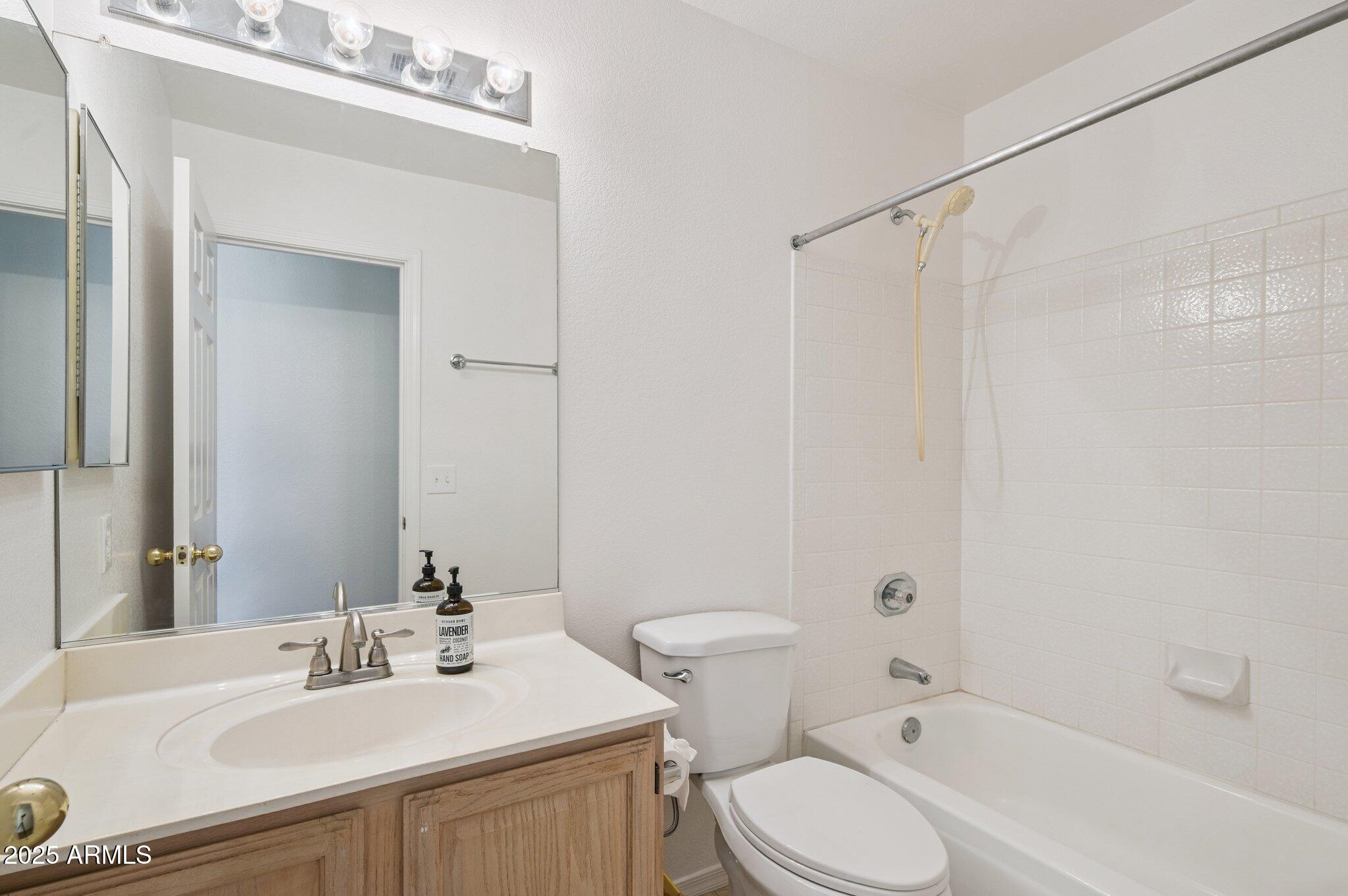 1231 E DOUGLAS Avenue