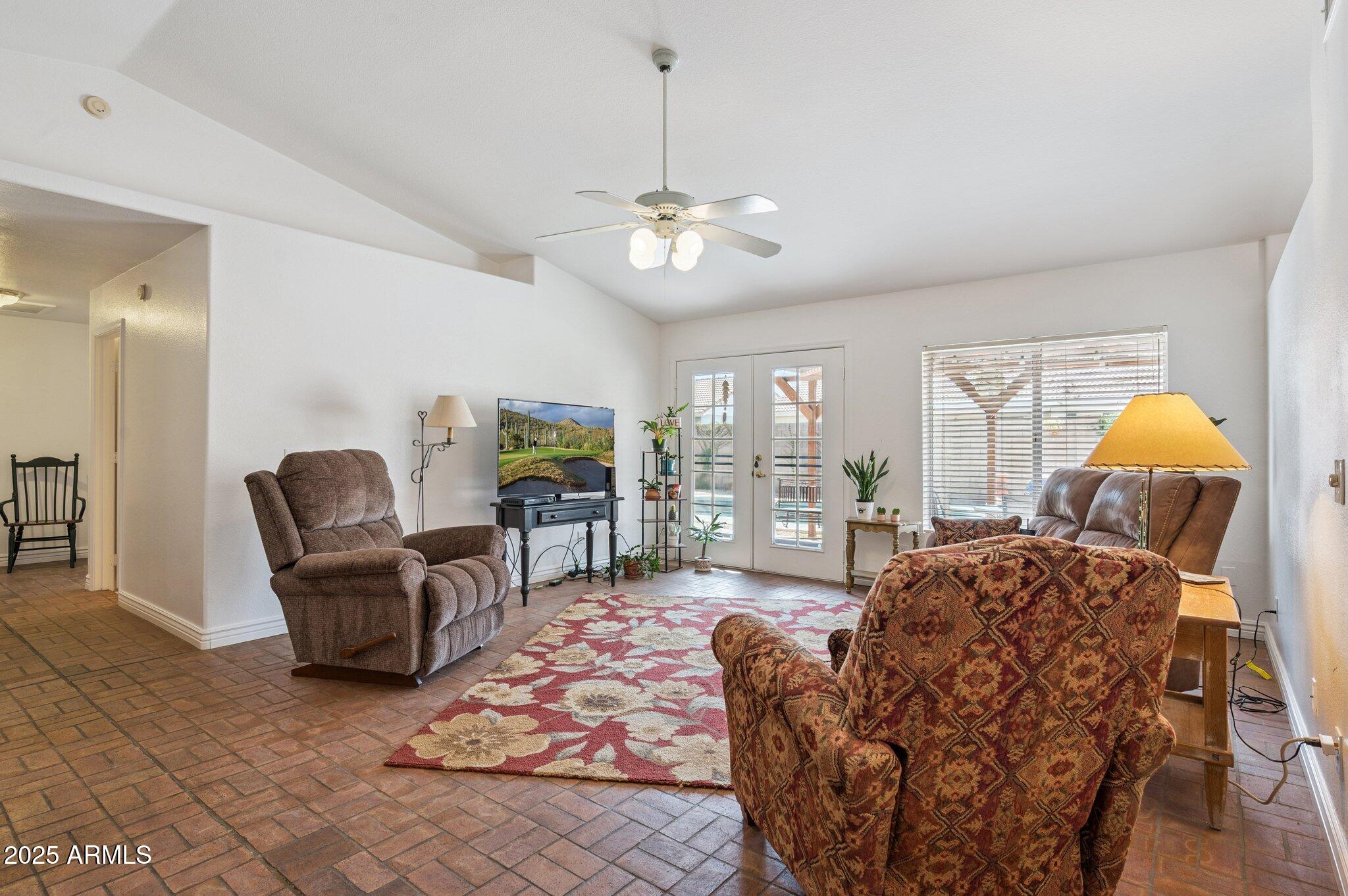 1231 E DOUGLAS Avenue