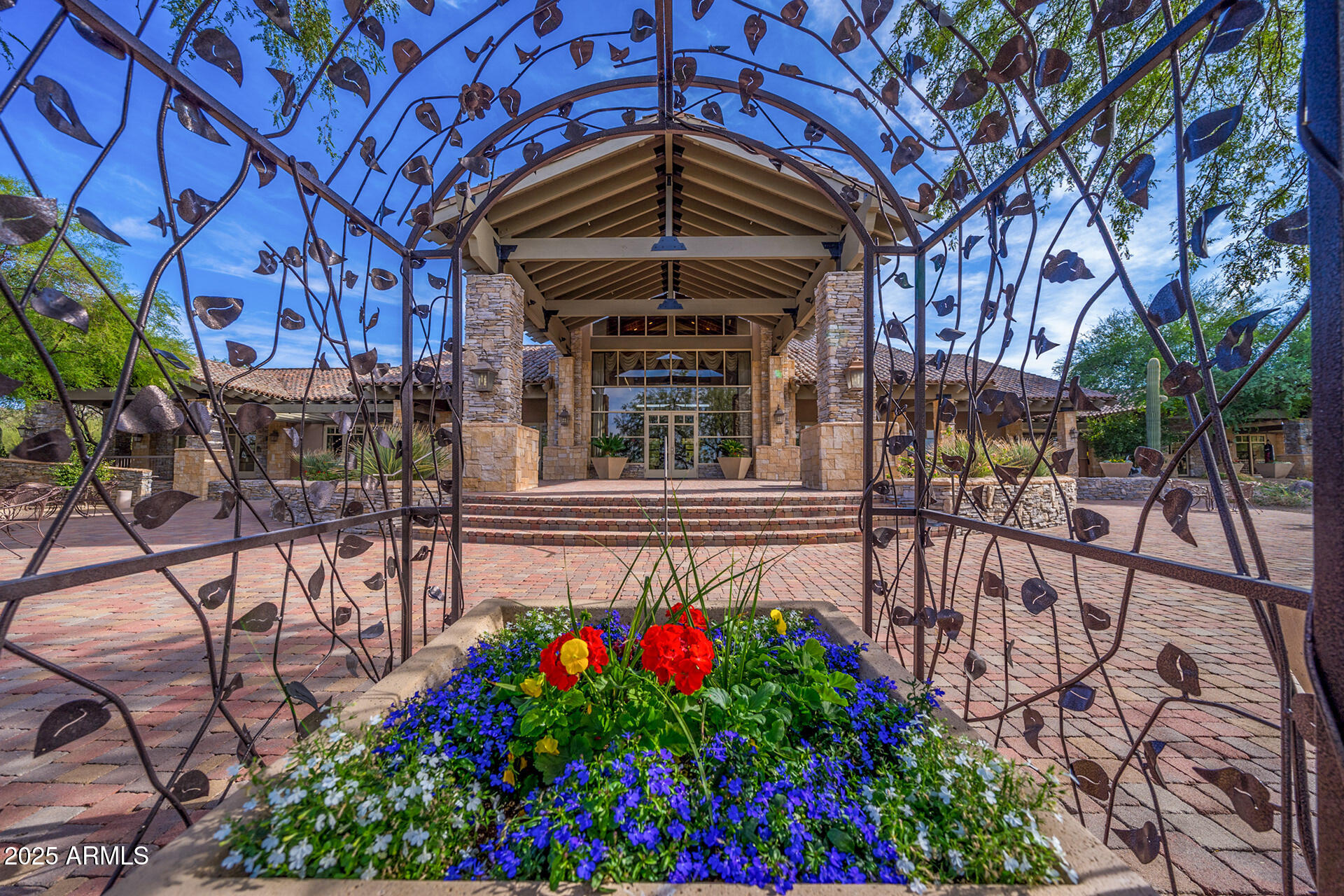 4037 N PINNACLE HILLS Circle