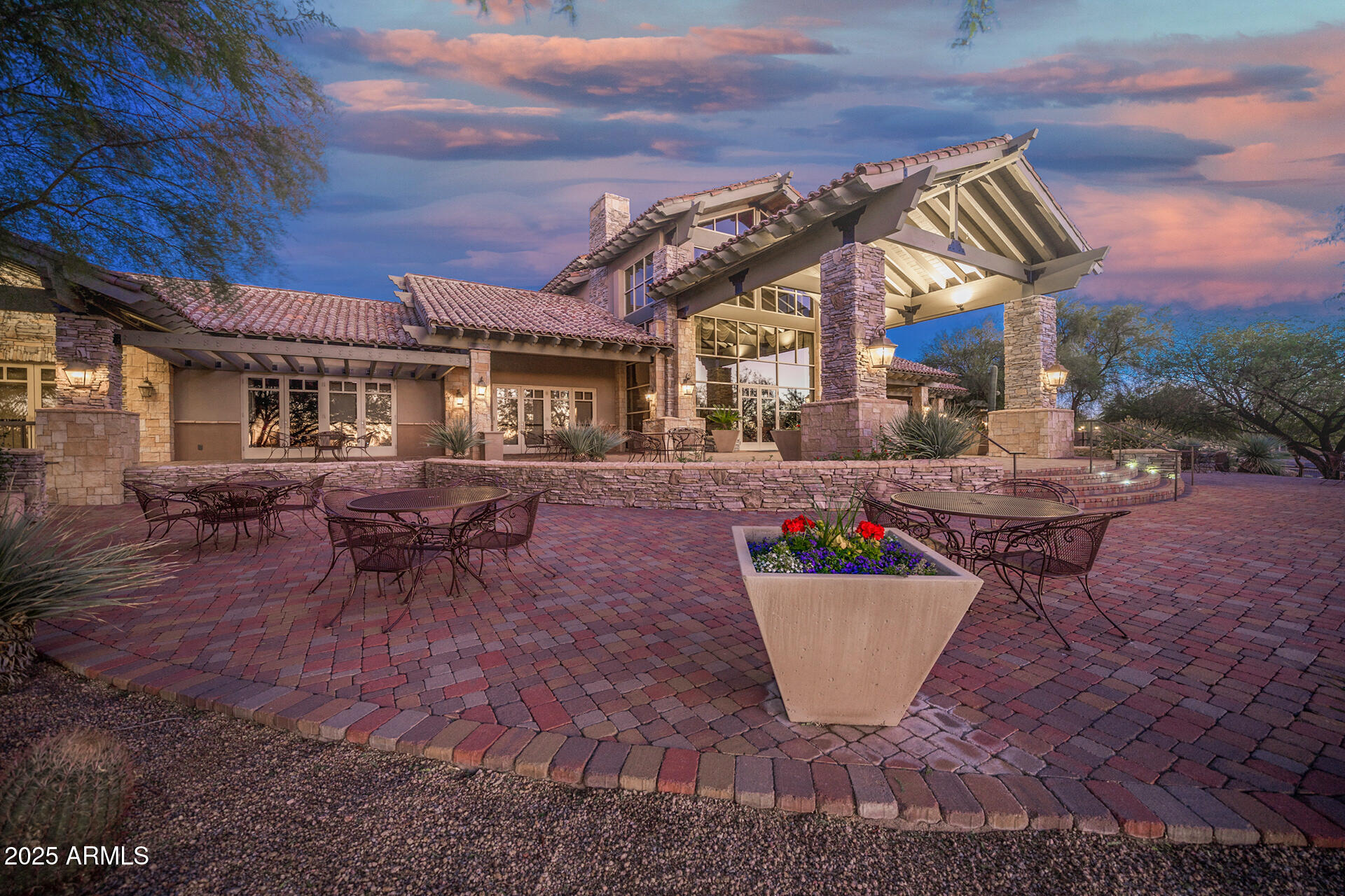 4037 N PINNACLE HILLS Circle