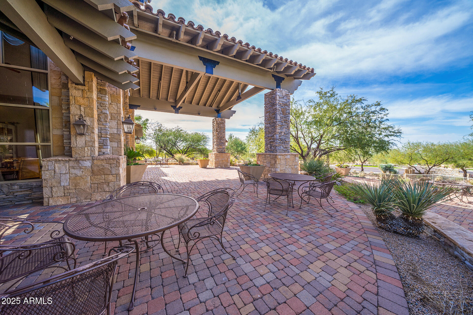 4037 N PINNACLE HILLS Circle