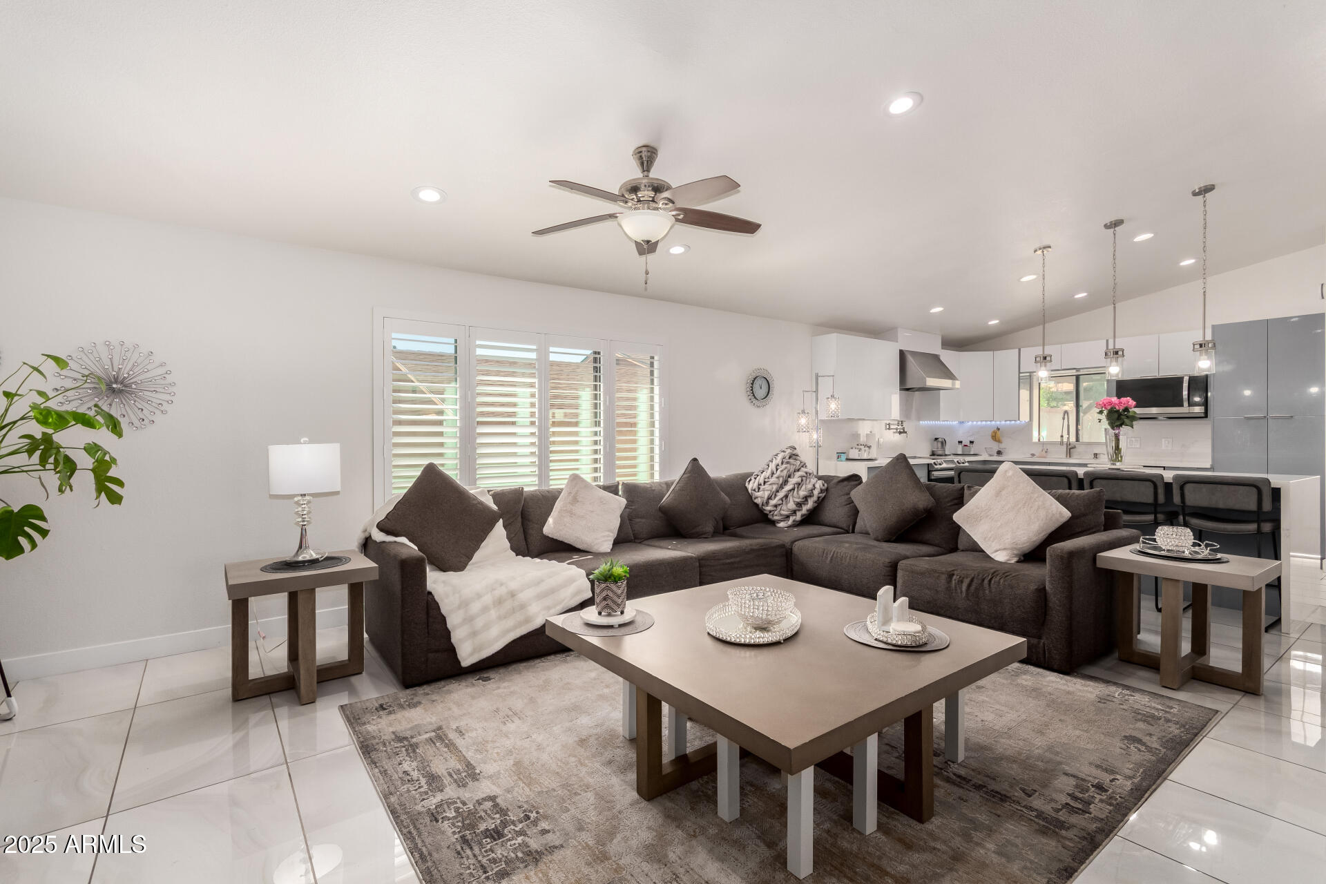 8611 E GARFIELD Street