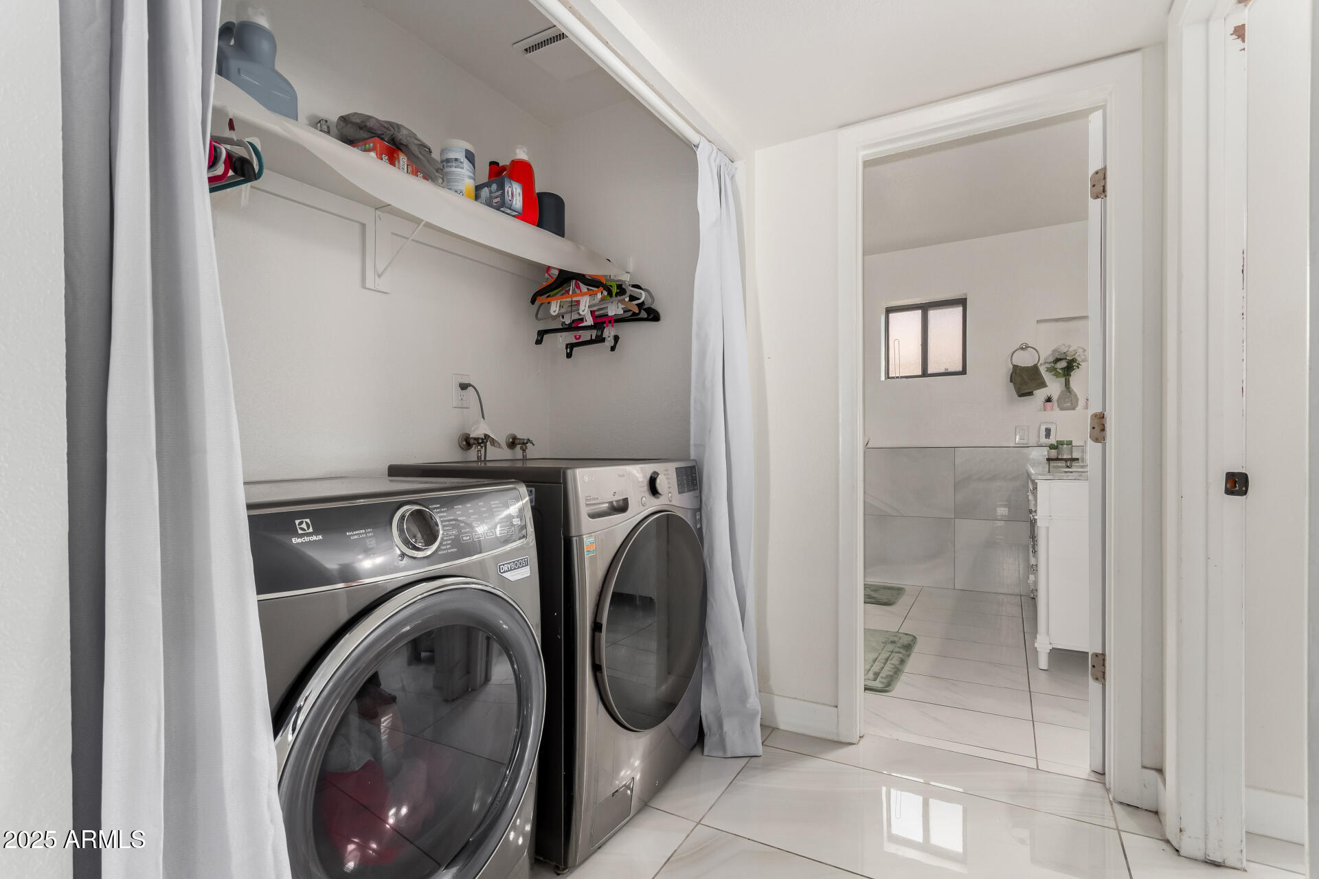 8611 E GARFIELD Street