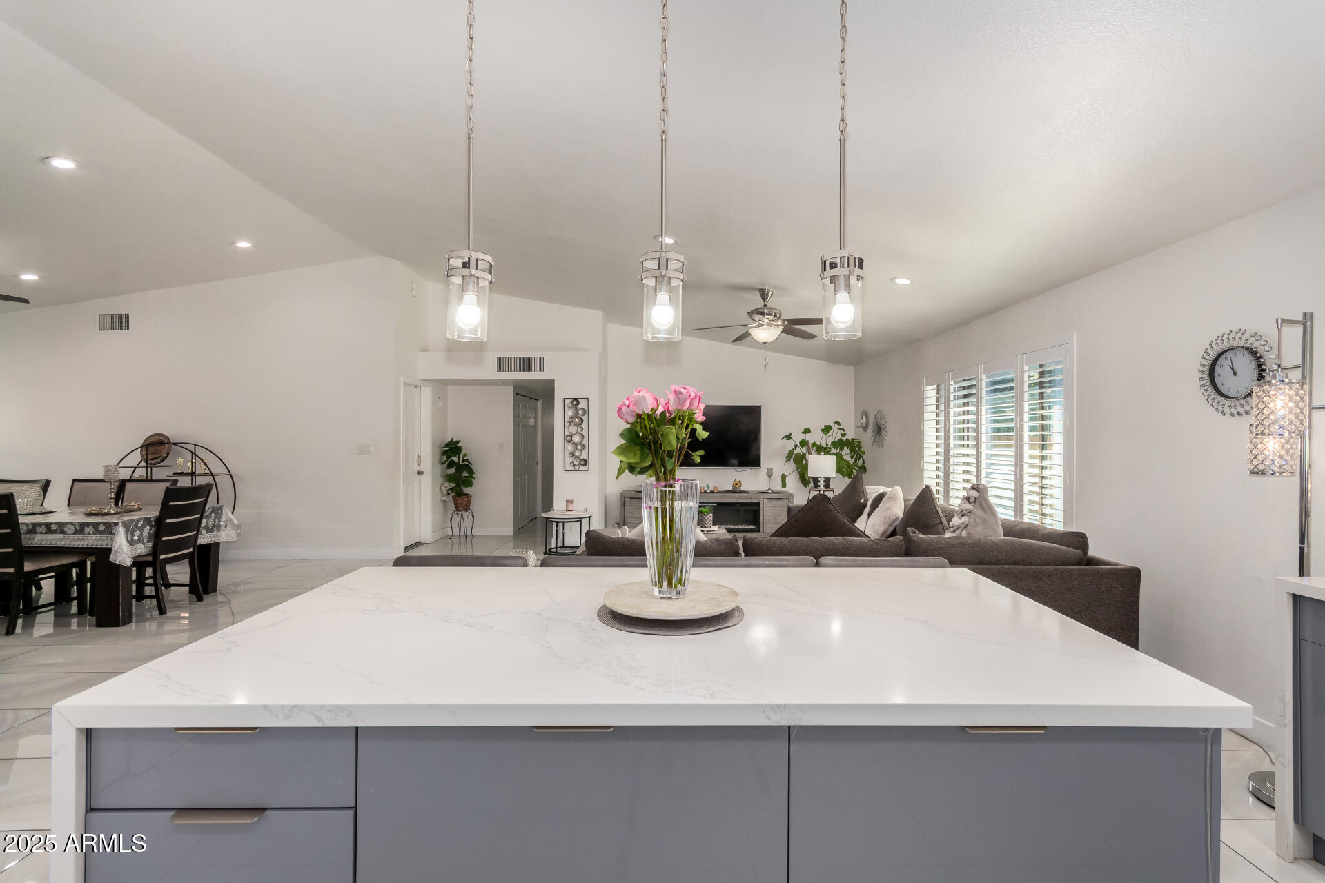 8611 E GARFIELD Street