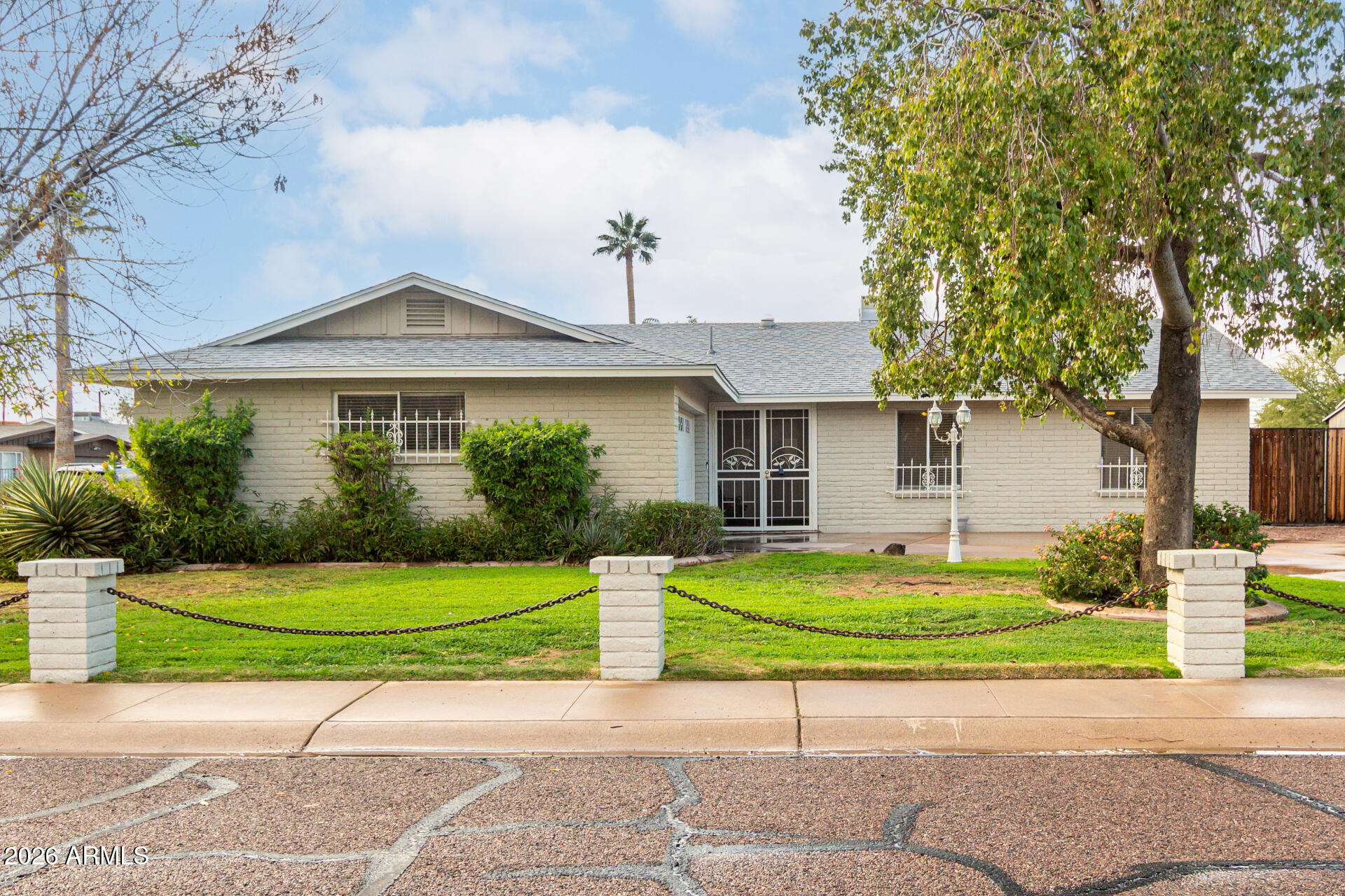 8126 N 16TH Drive