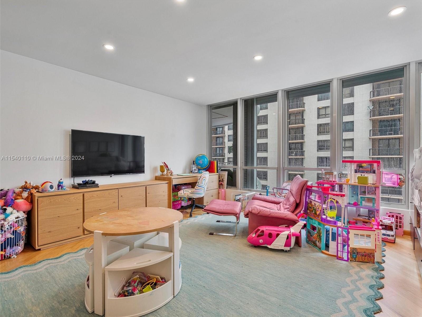 10155 Collins Ave # 506