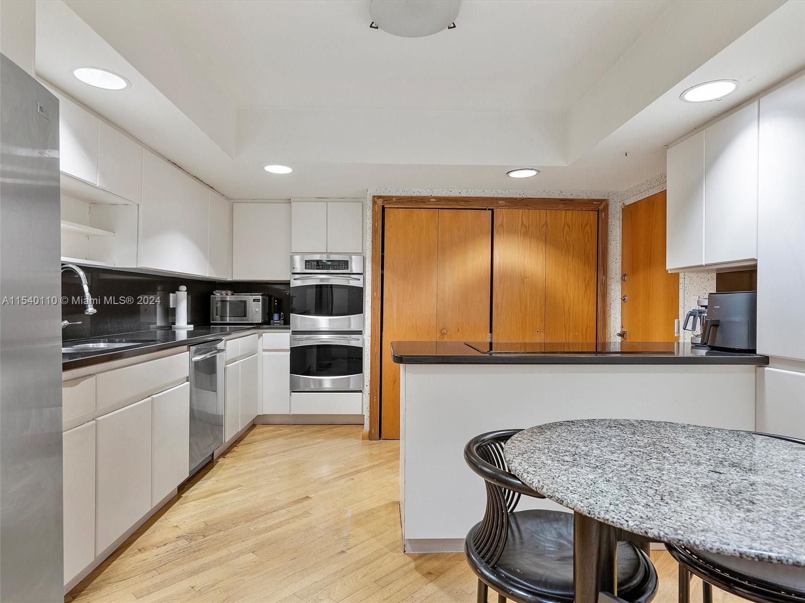 10155 Collins Ave # 506