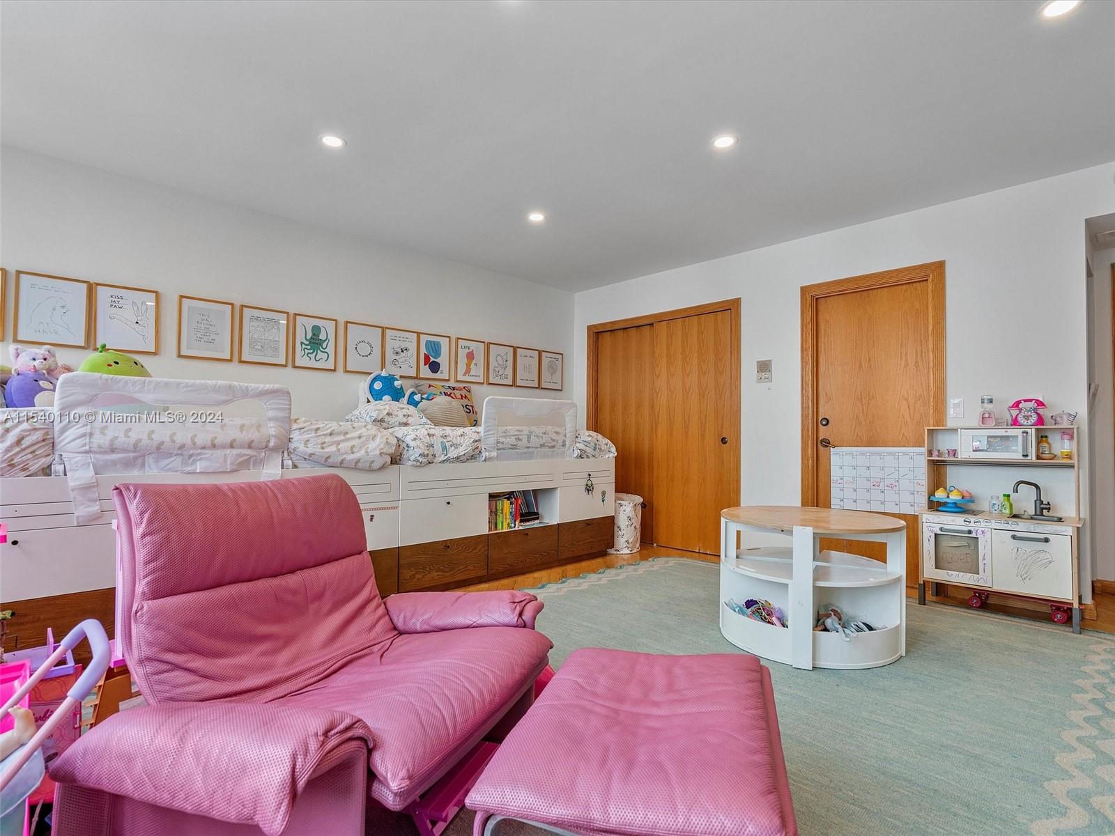 10155 Collins Ave # 506