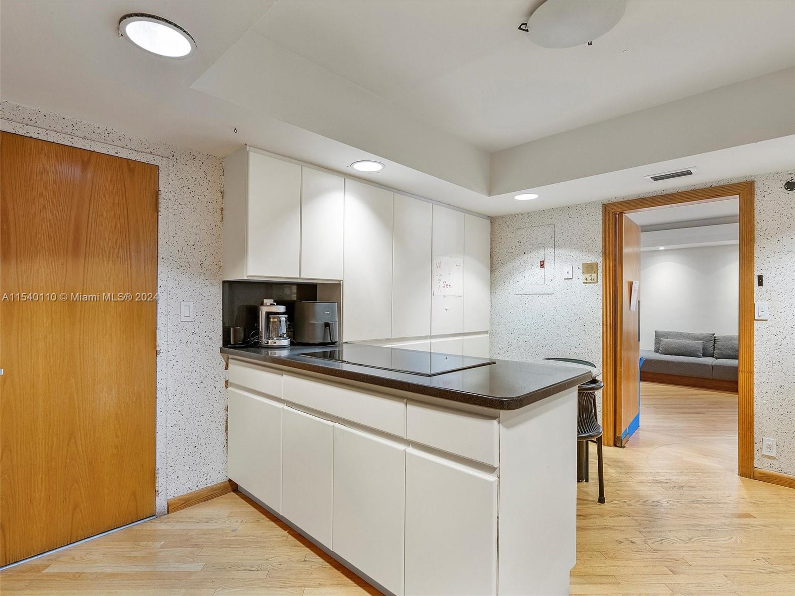 10155 Collins Ave # 506