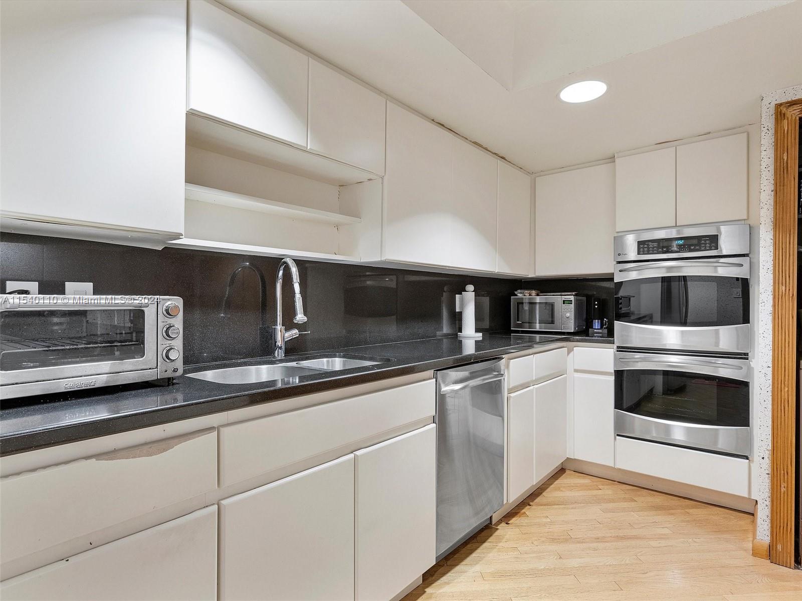 10155 Collins Ave # 506