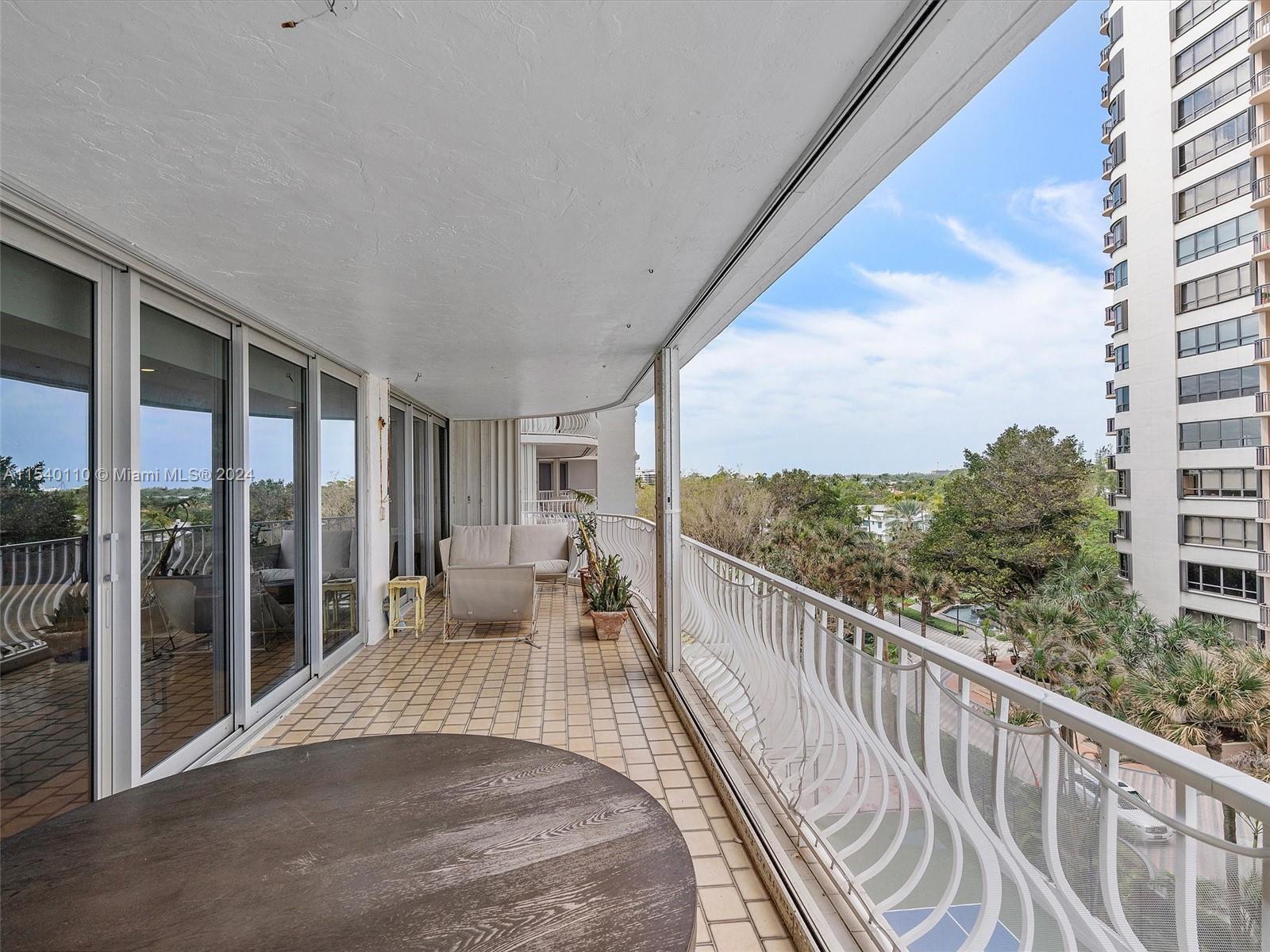 10155 Collins Ave # 506