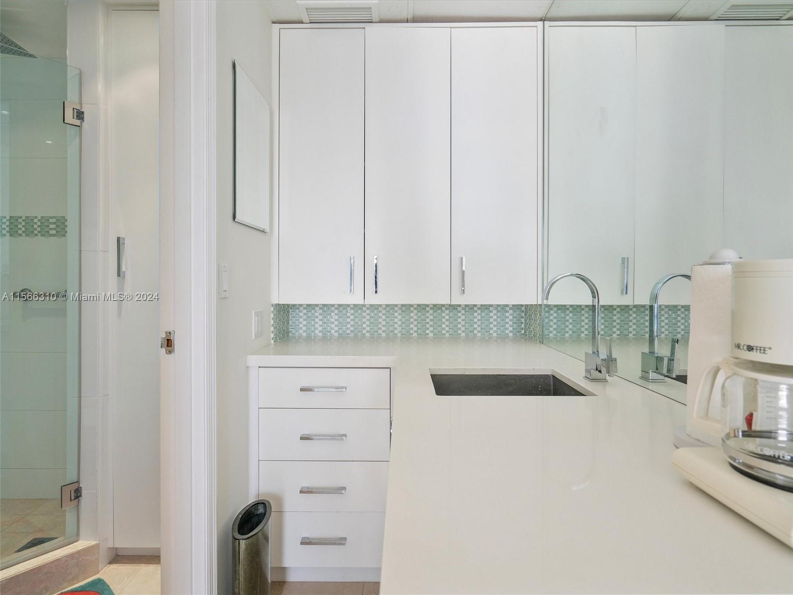 9601 Collins Ave Unit: PH206