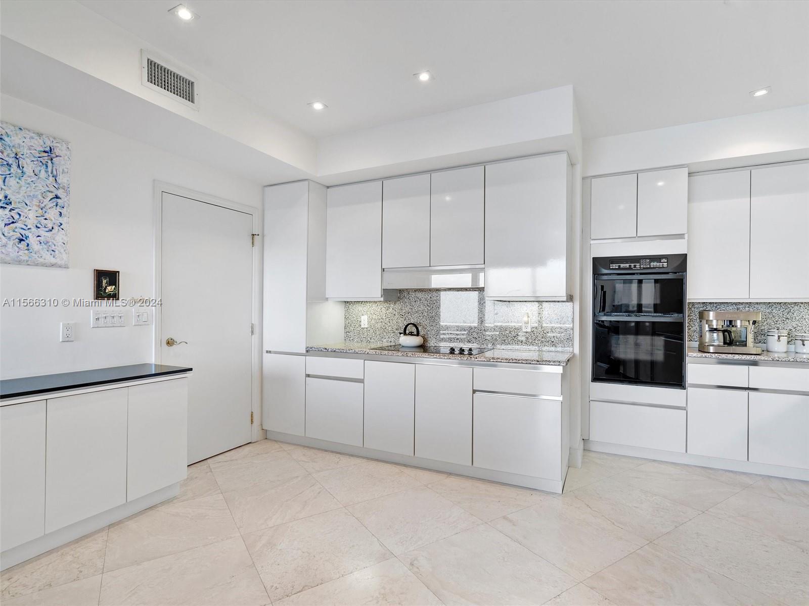 9601 Collins Ave Unit: PH206