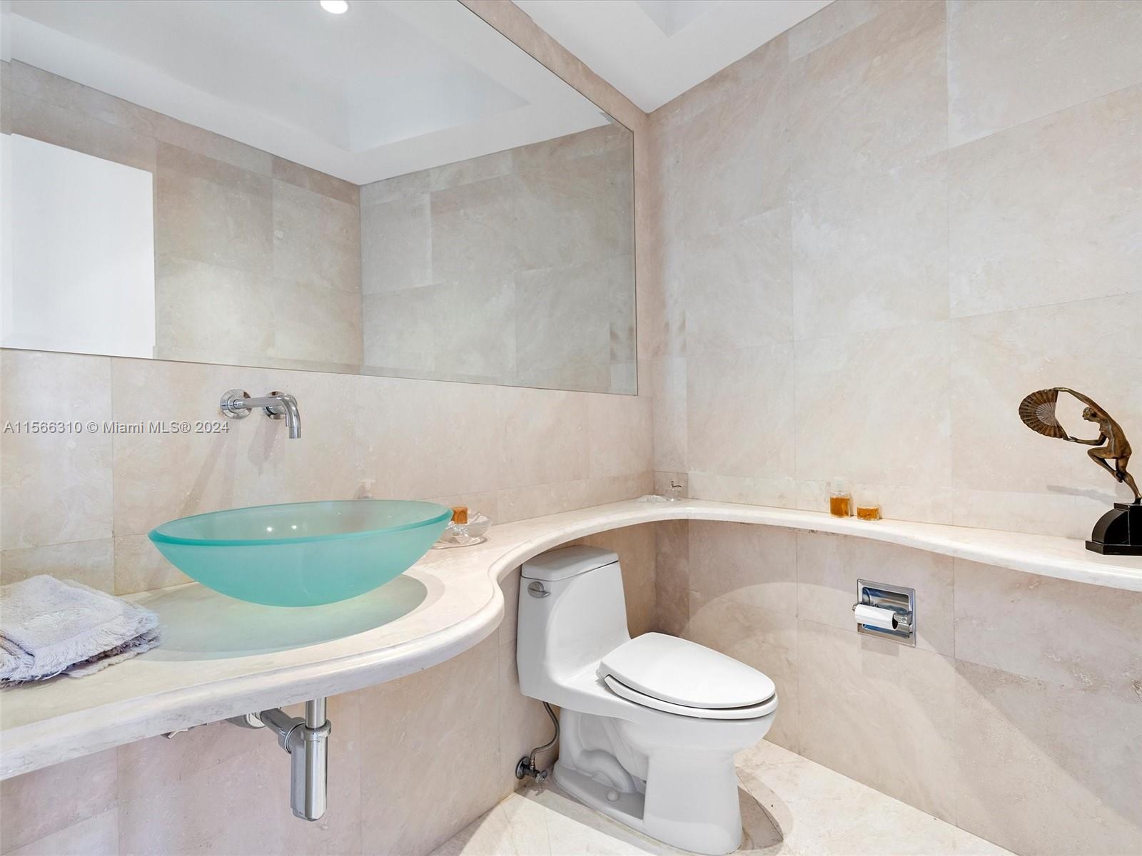 9601 Collins Ave Unit: PH206