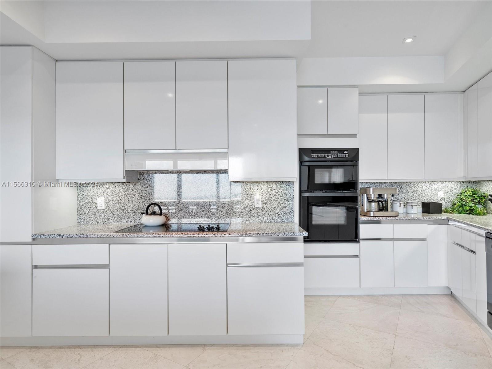 9601 Collins Ave Unit: PH206