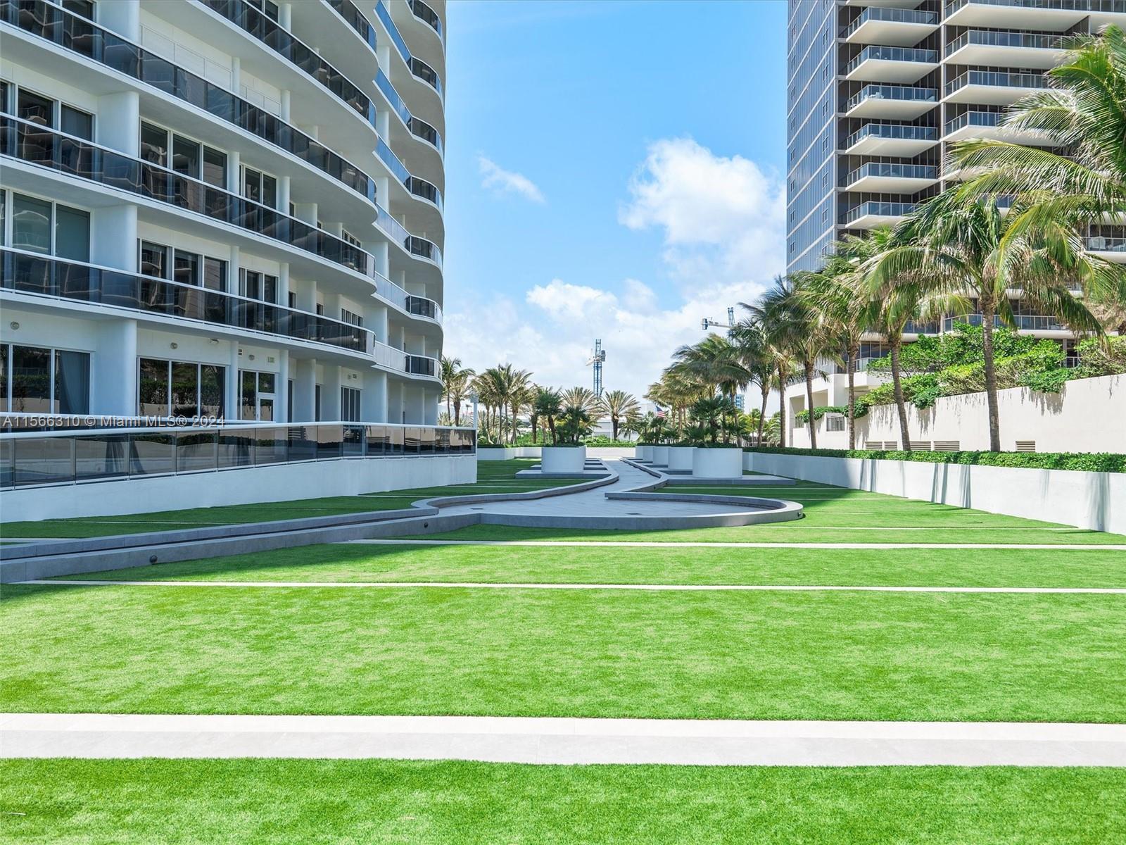 9601 Collins Ave Unit: PH206