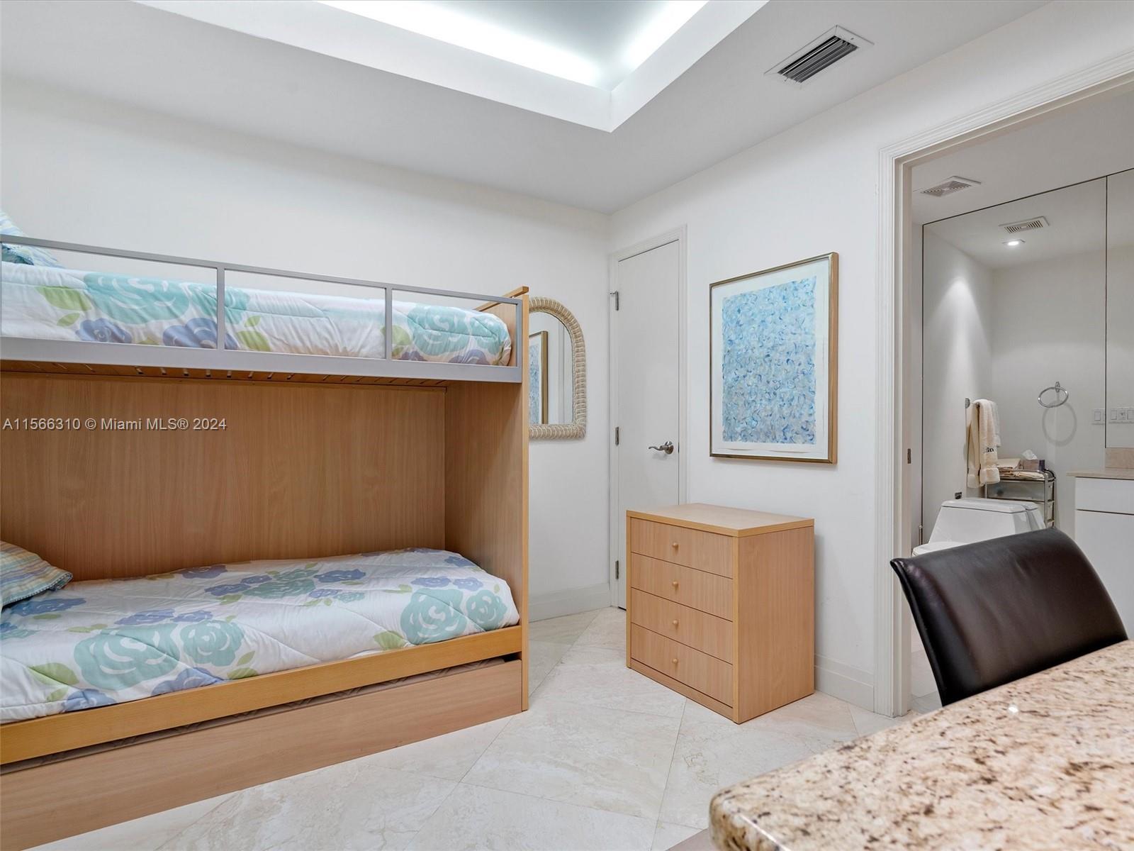 9601 Collins Ave Unit: PH206