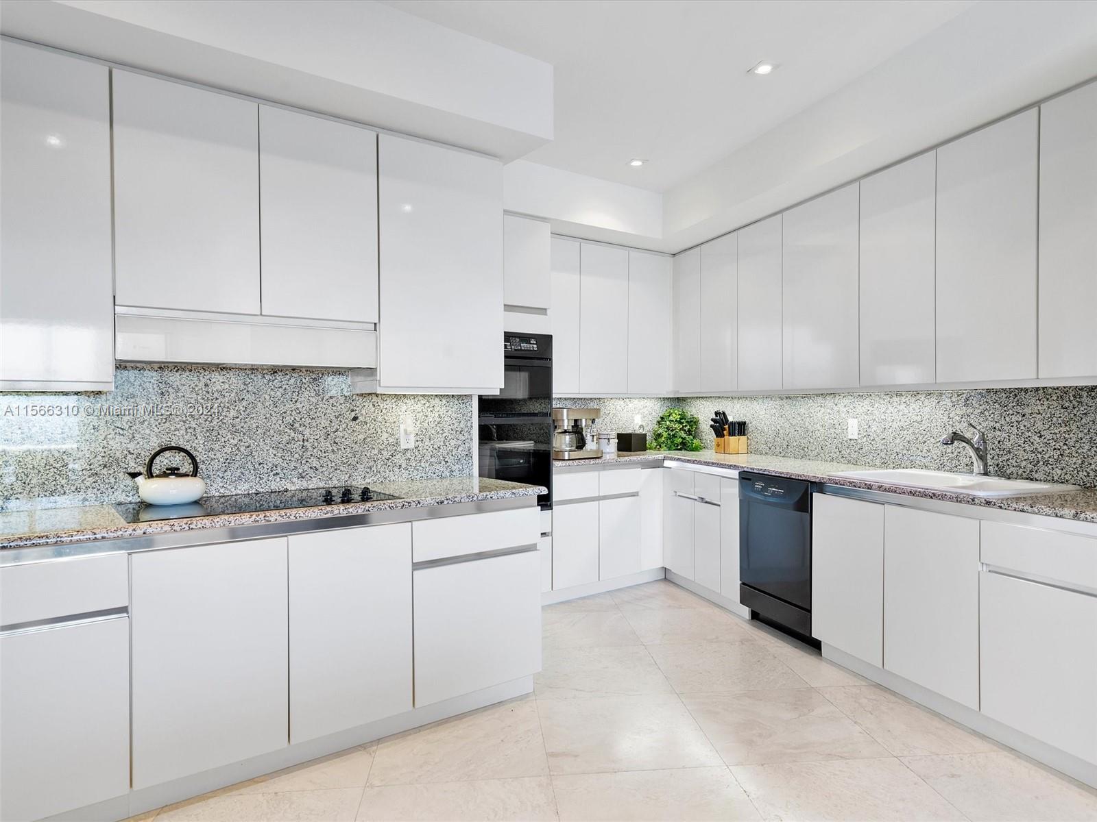 9601 Collins Ave Unit: PH206