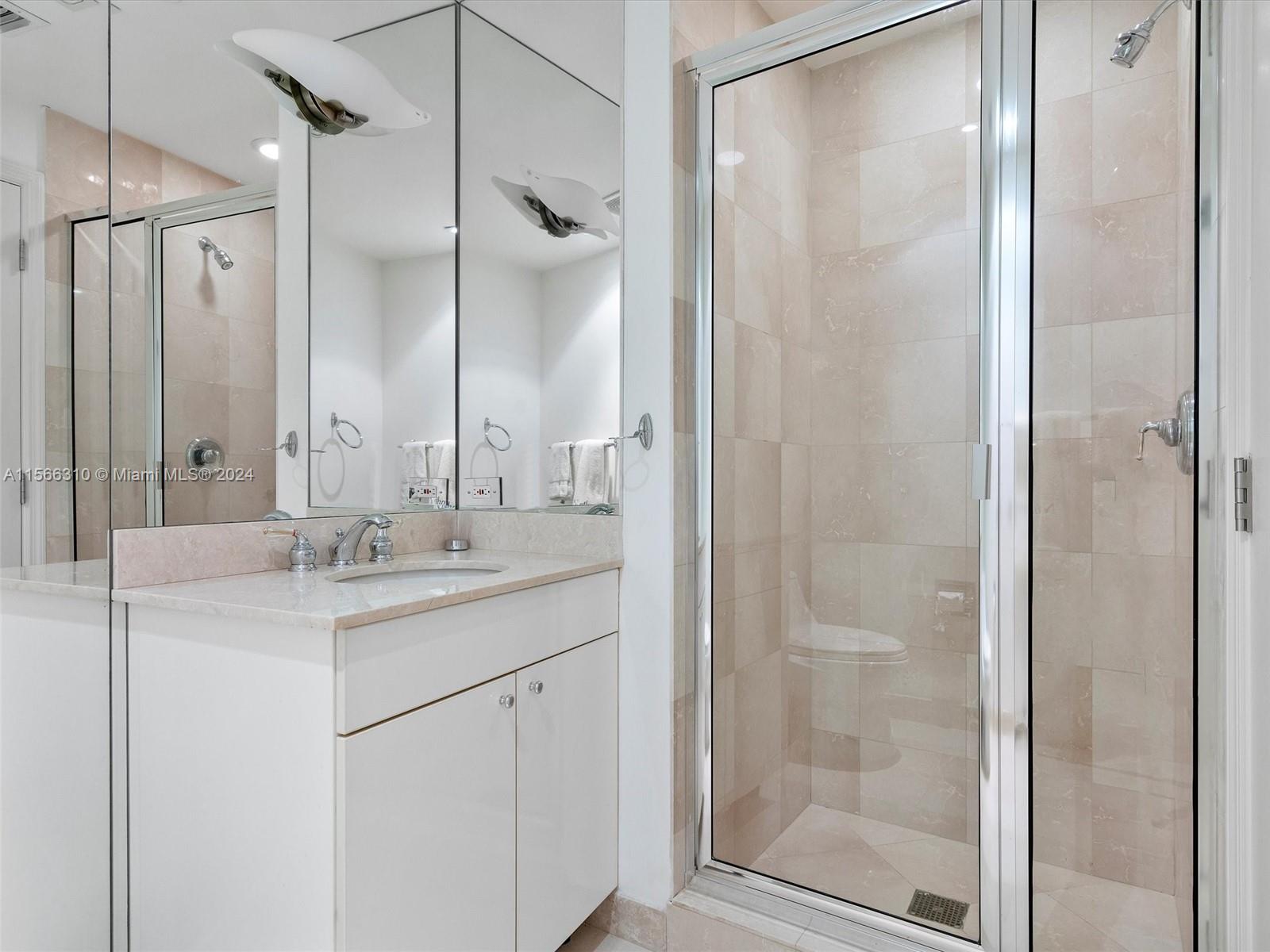 9601 Collins Ave Unit: PH206