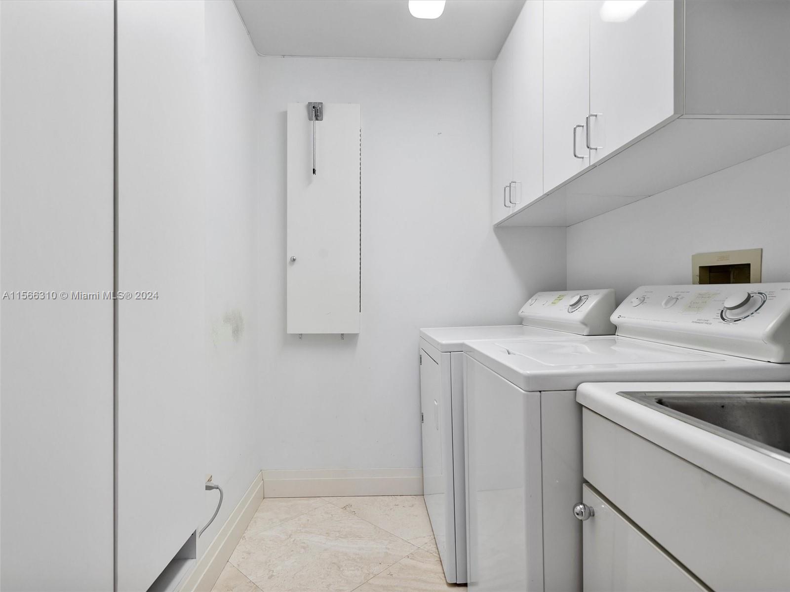 9601 Collins Ave Unit: PH206