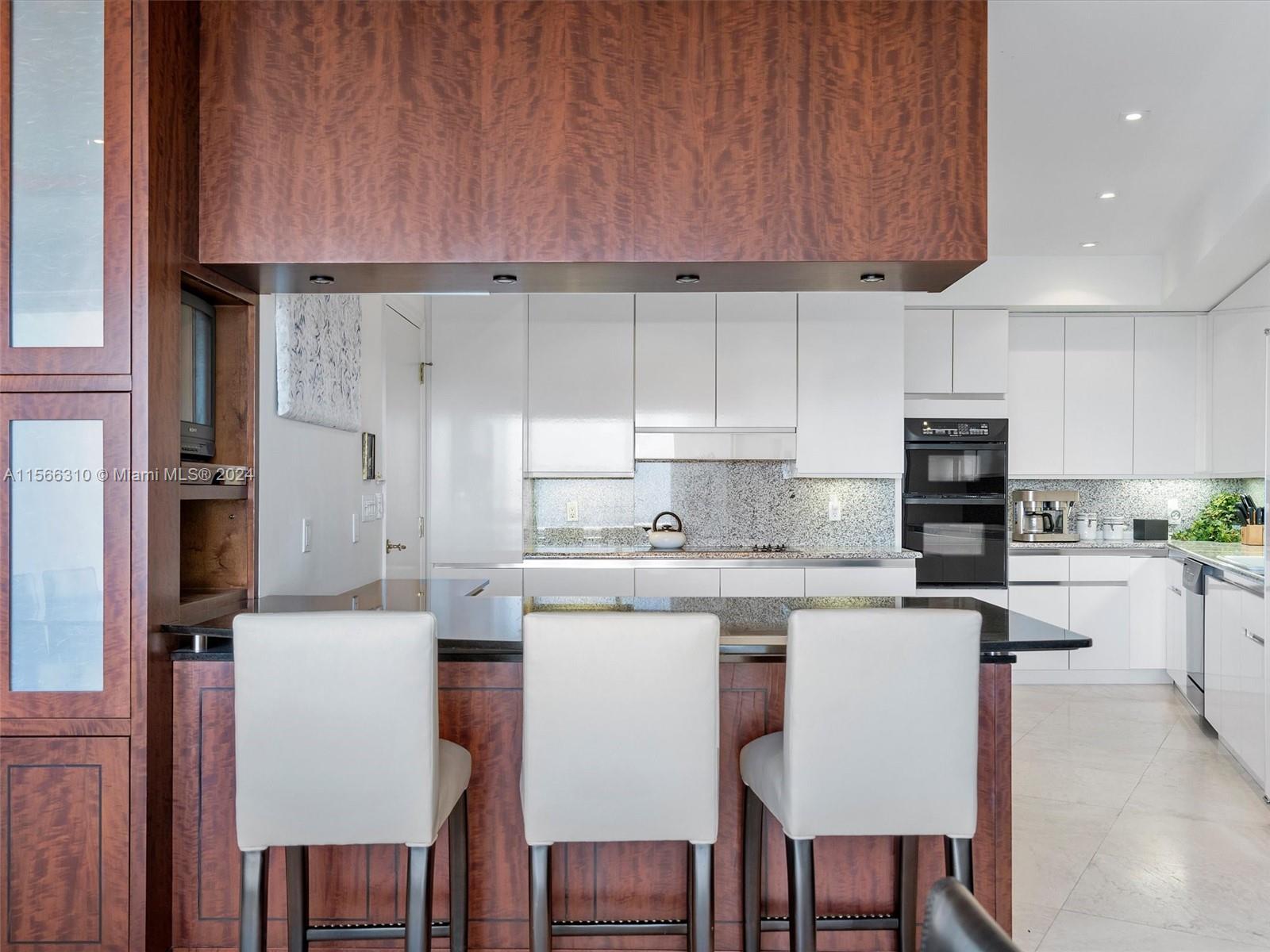9601 Collins Ave Unit: PH206