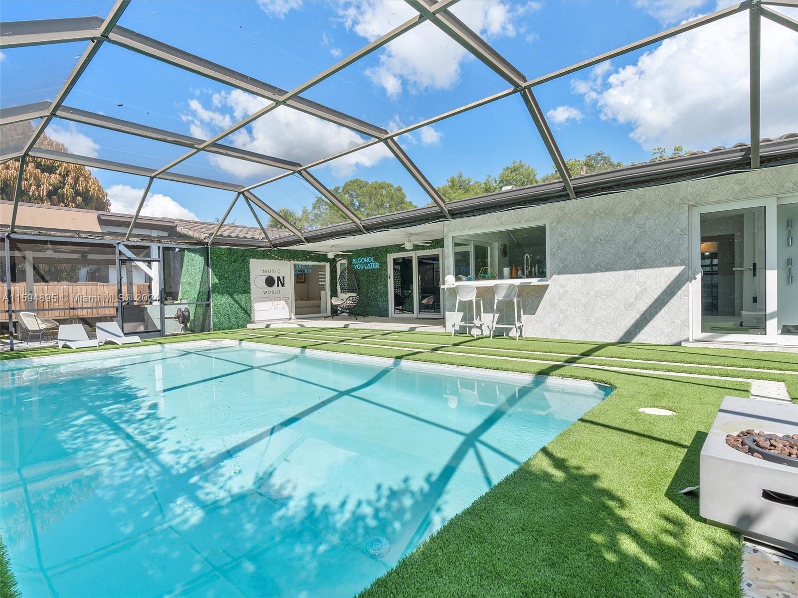14711 Palmetto Palm Ave
