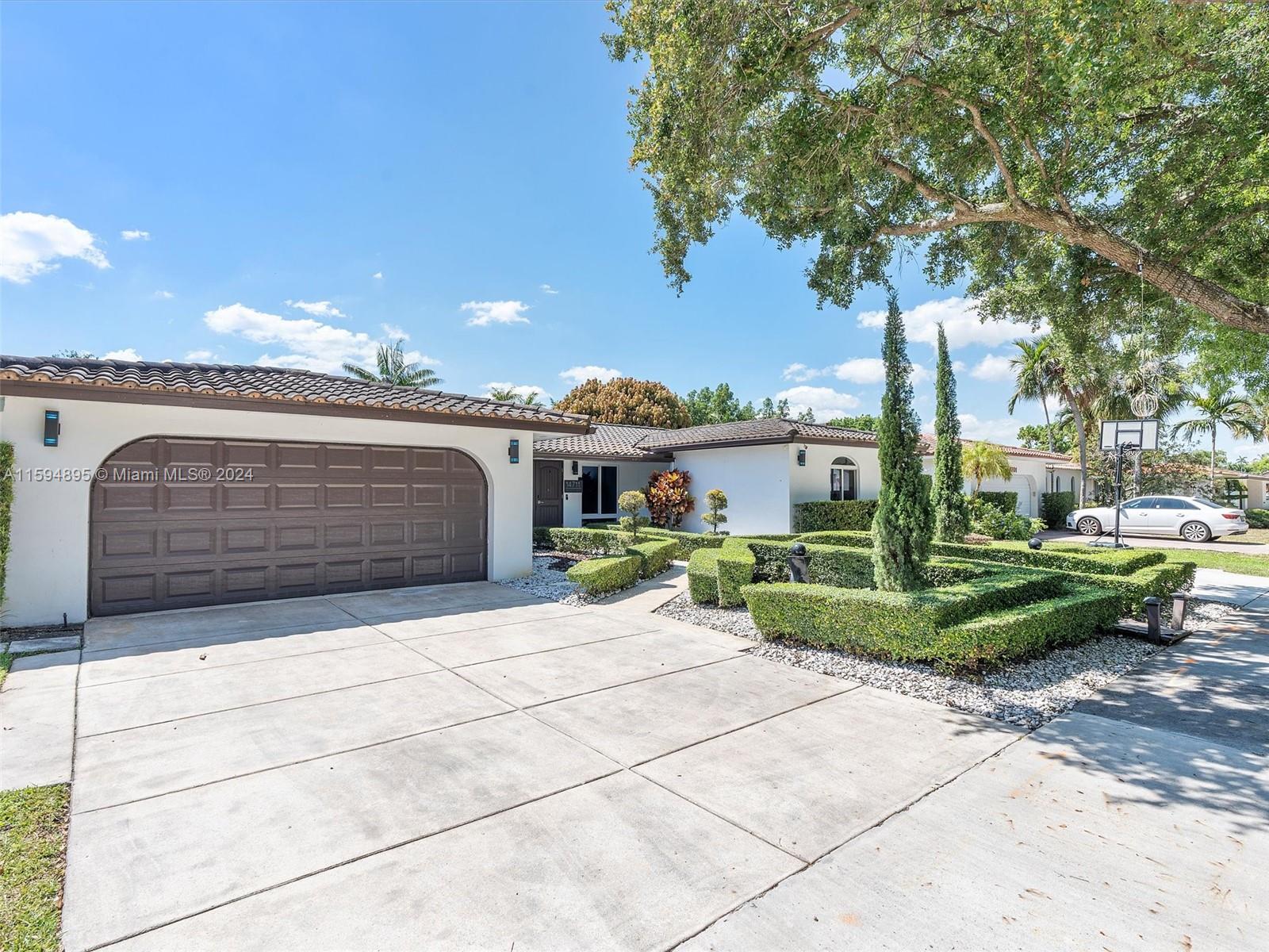 14711 Palmetto Palm Ave