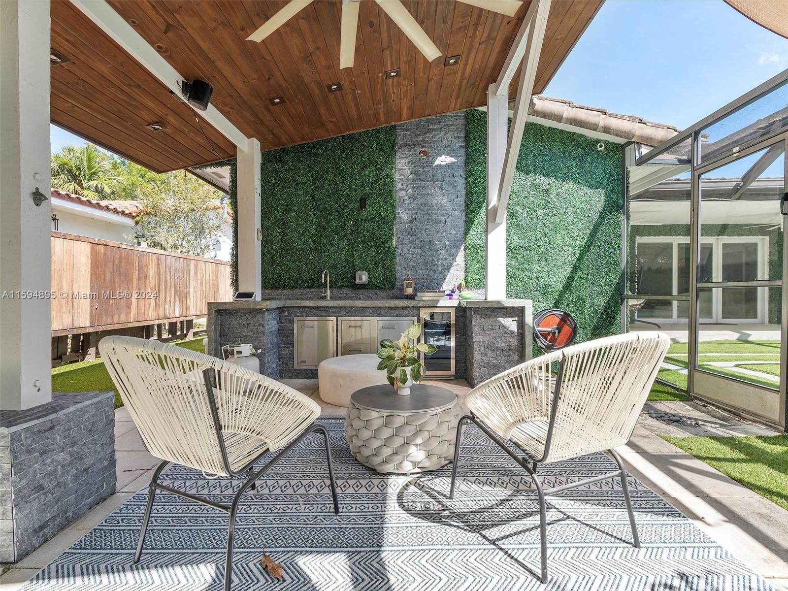 14711 Palmetto Palm Ave