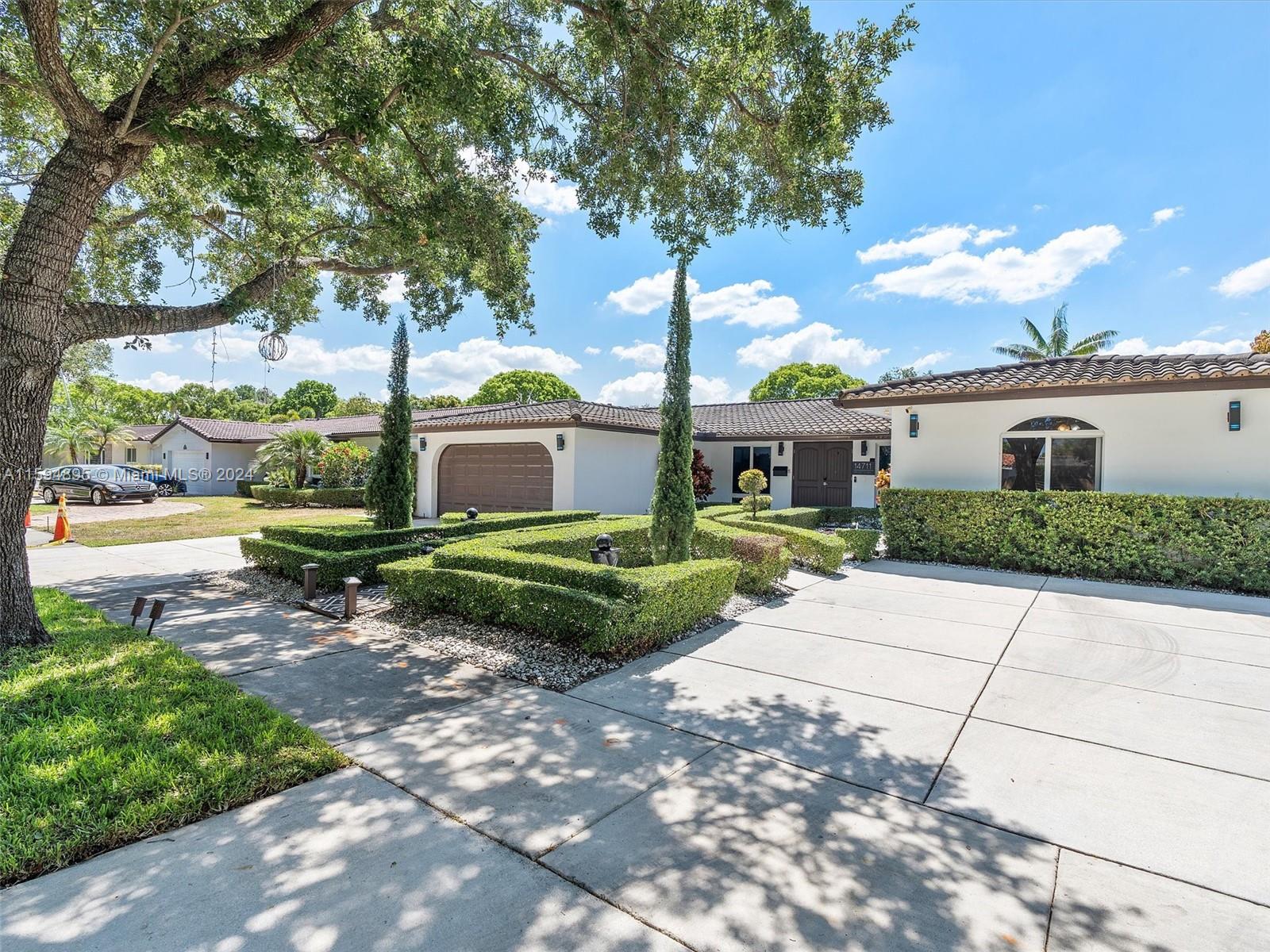 14711 Palmetto Palm Ave