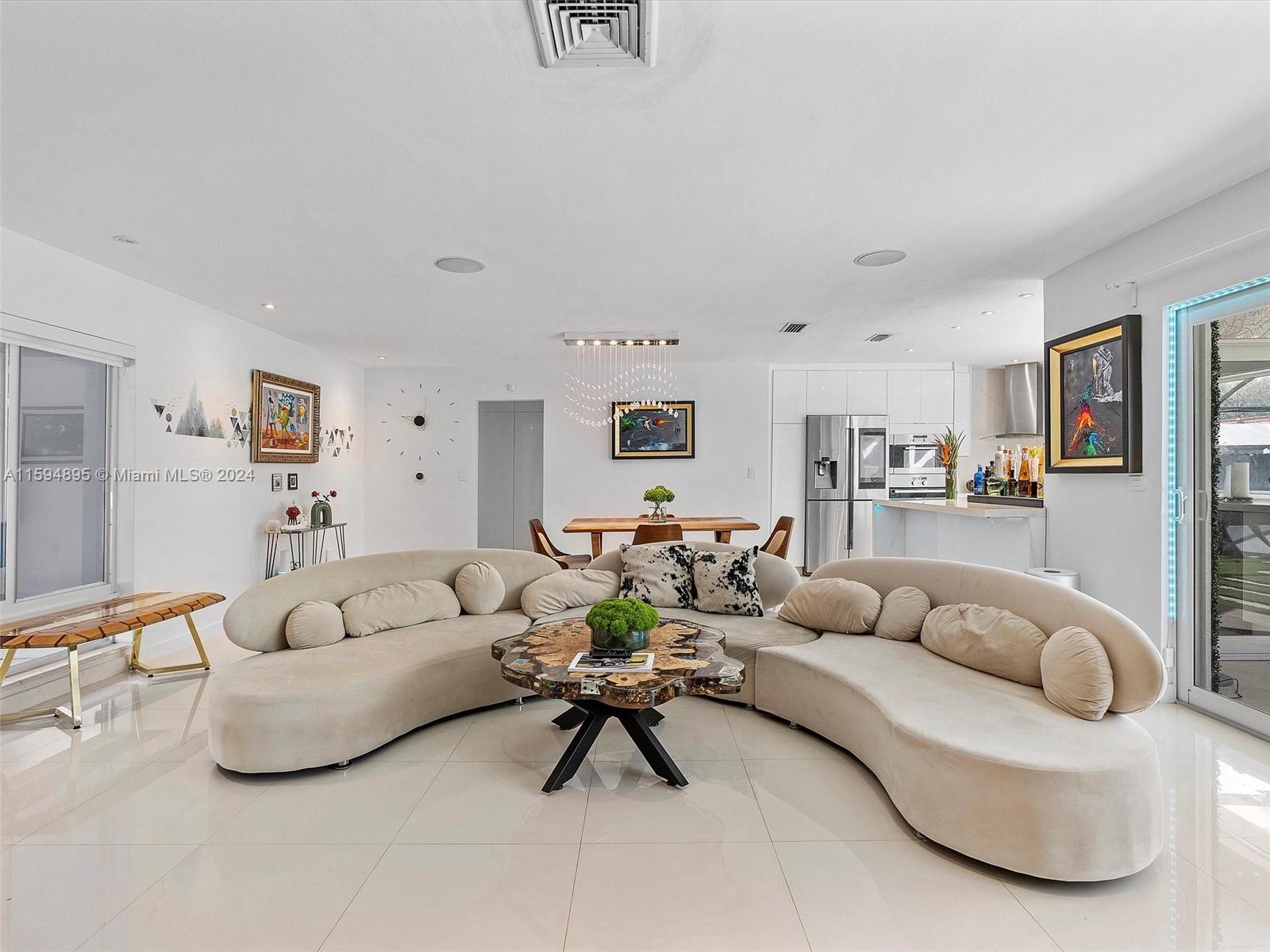 14711 Palmetto Palm Ave