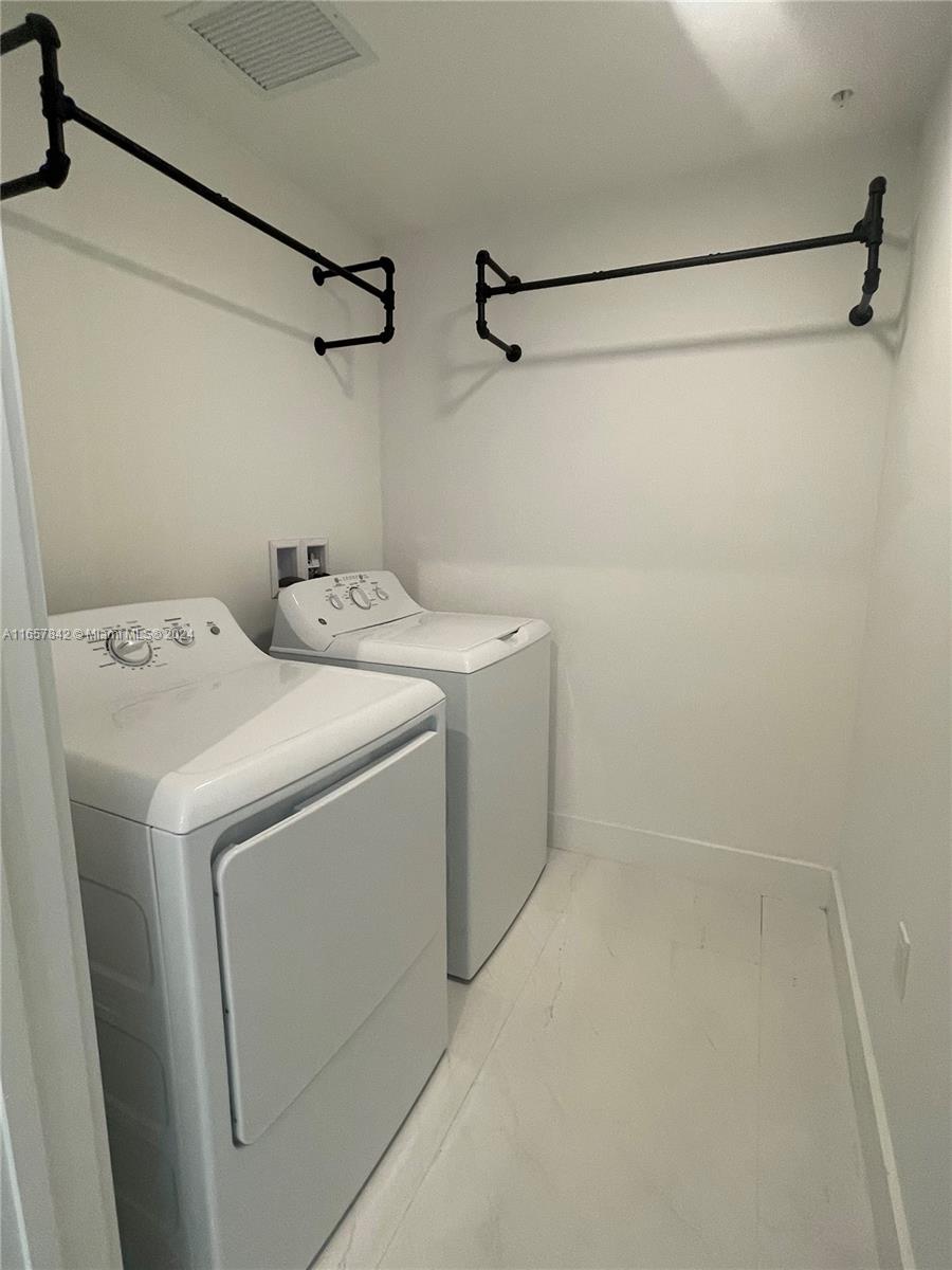 301 Altara Ave # 504
