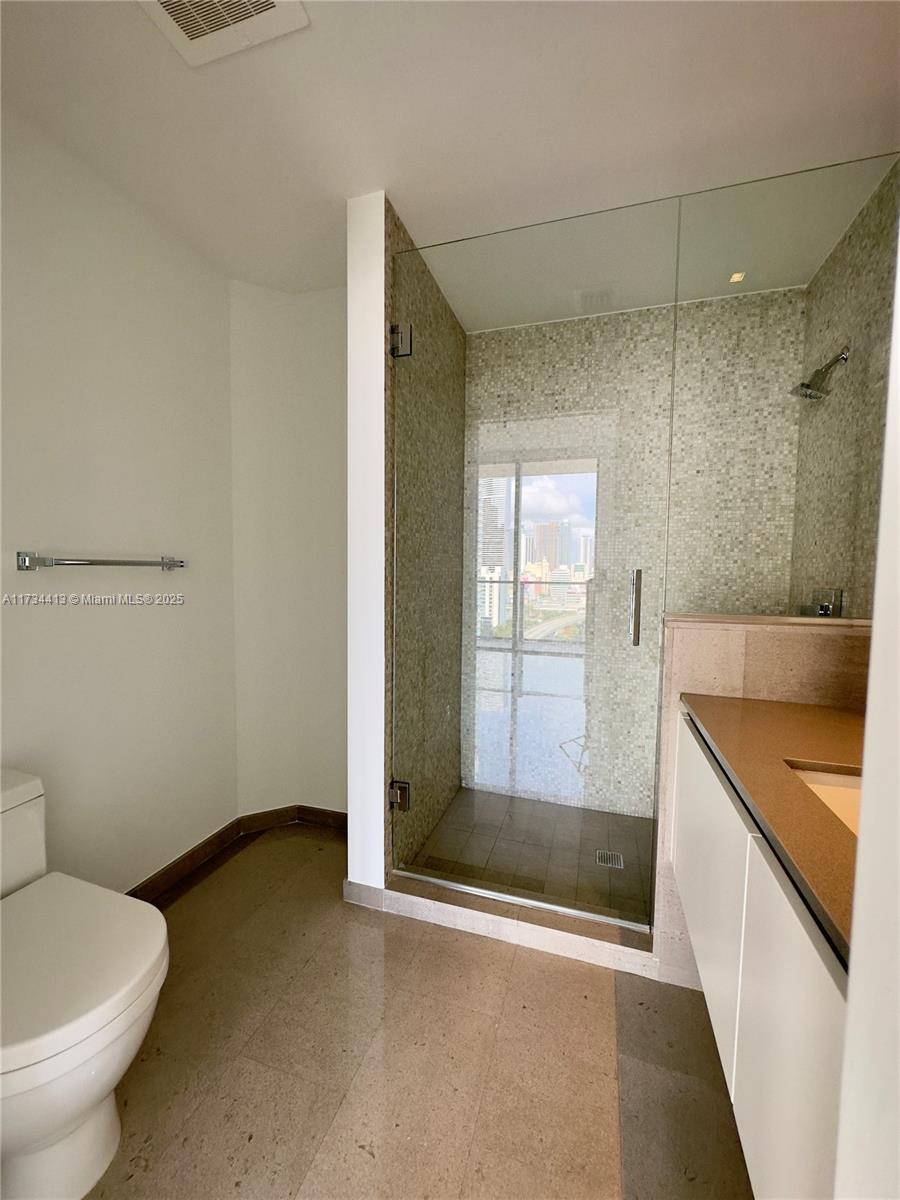 68 SE 6th St # 1011