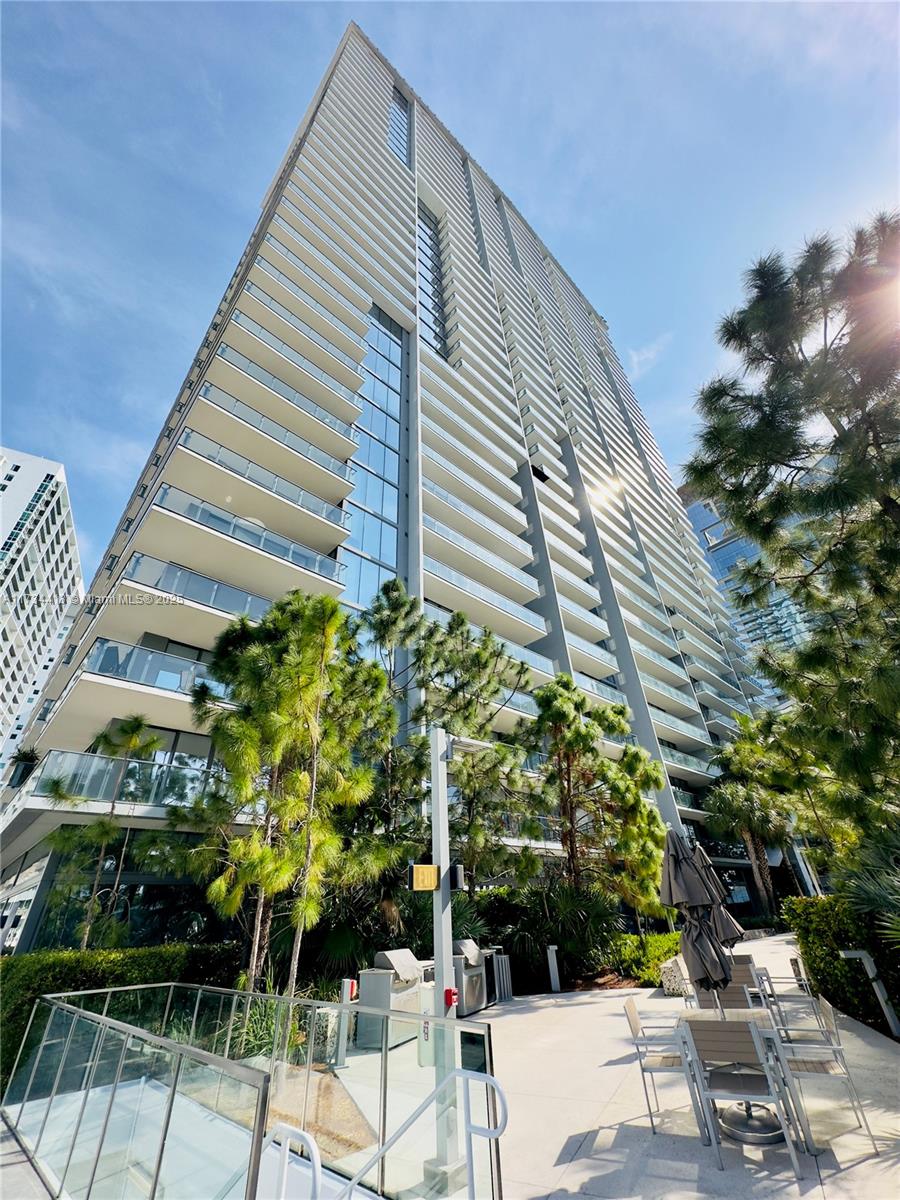 68 SE 6th St # 1011