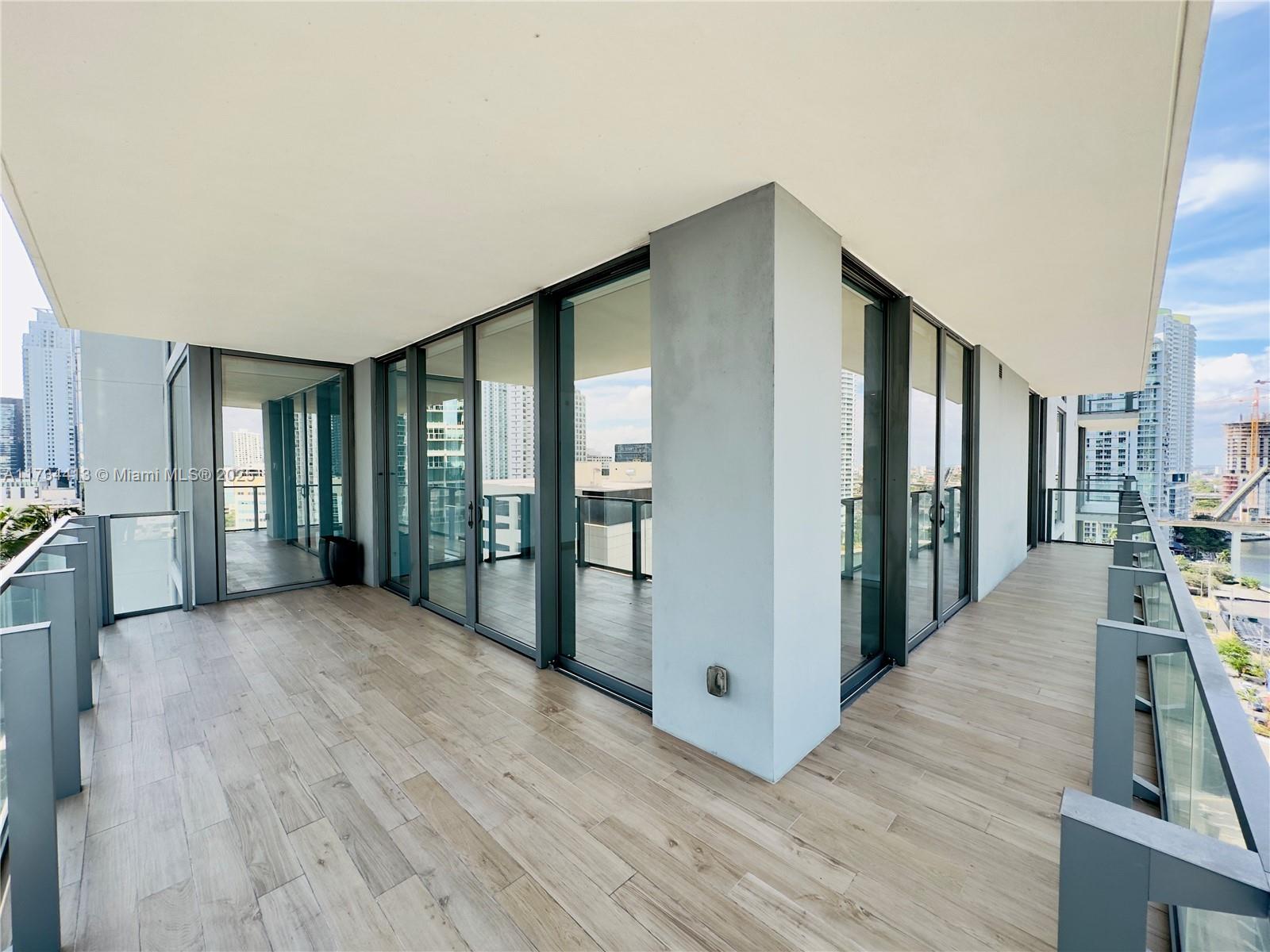 68 SE 6th St # 1011
