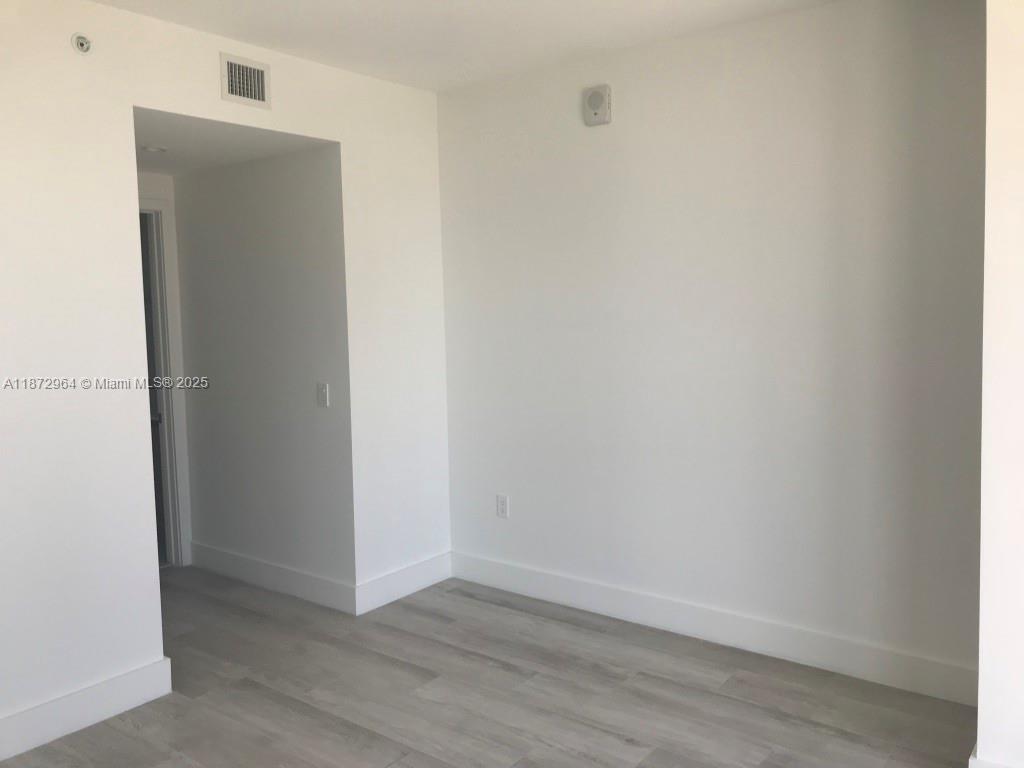 121 NE 34th St # 1406