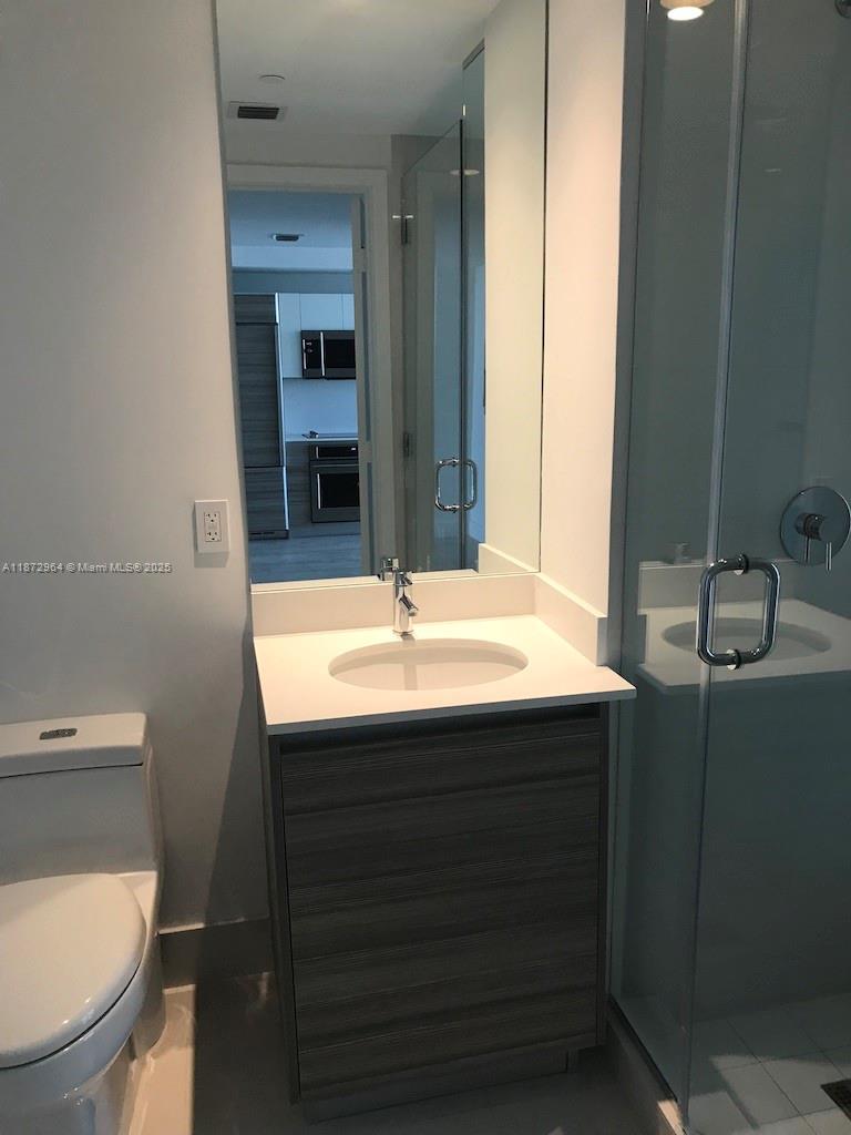 121 NE 34th St # 1406