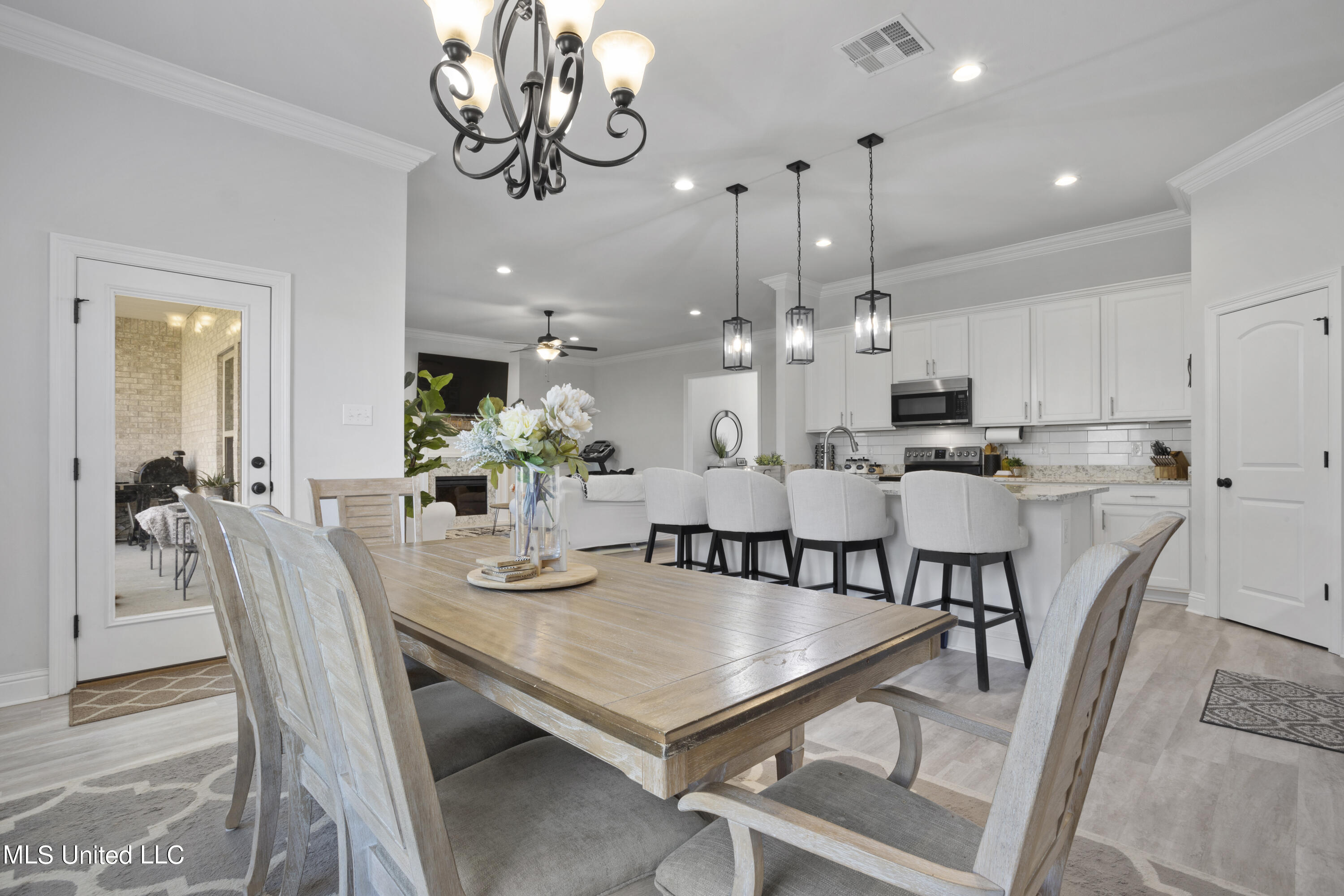 9401 Lost Tree Trail