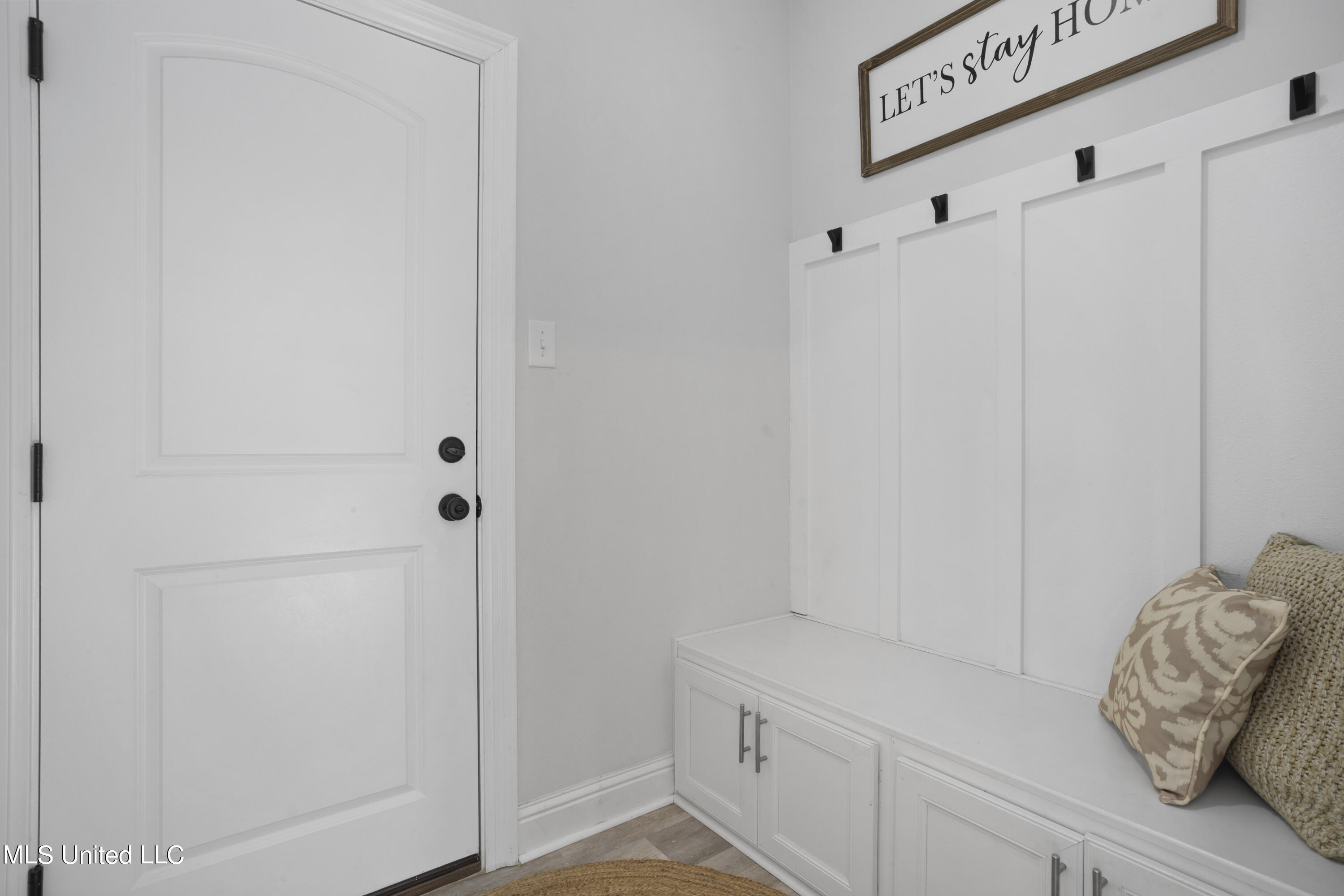 9401 Lost Tree Trail