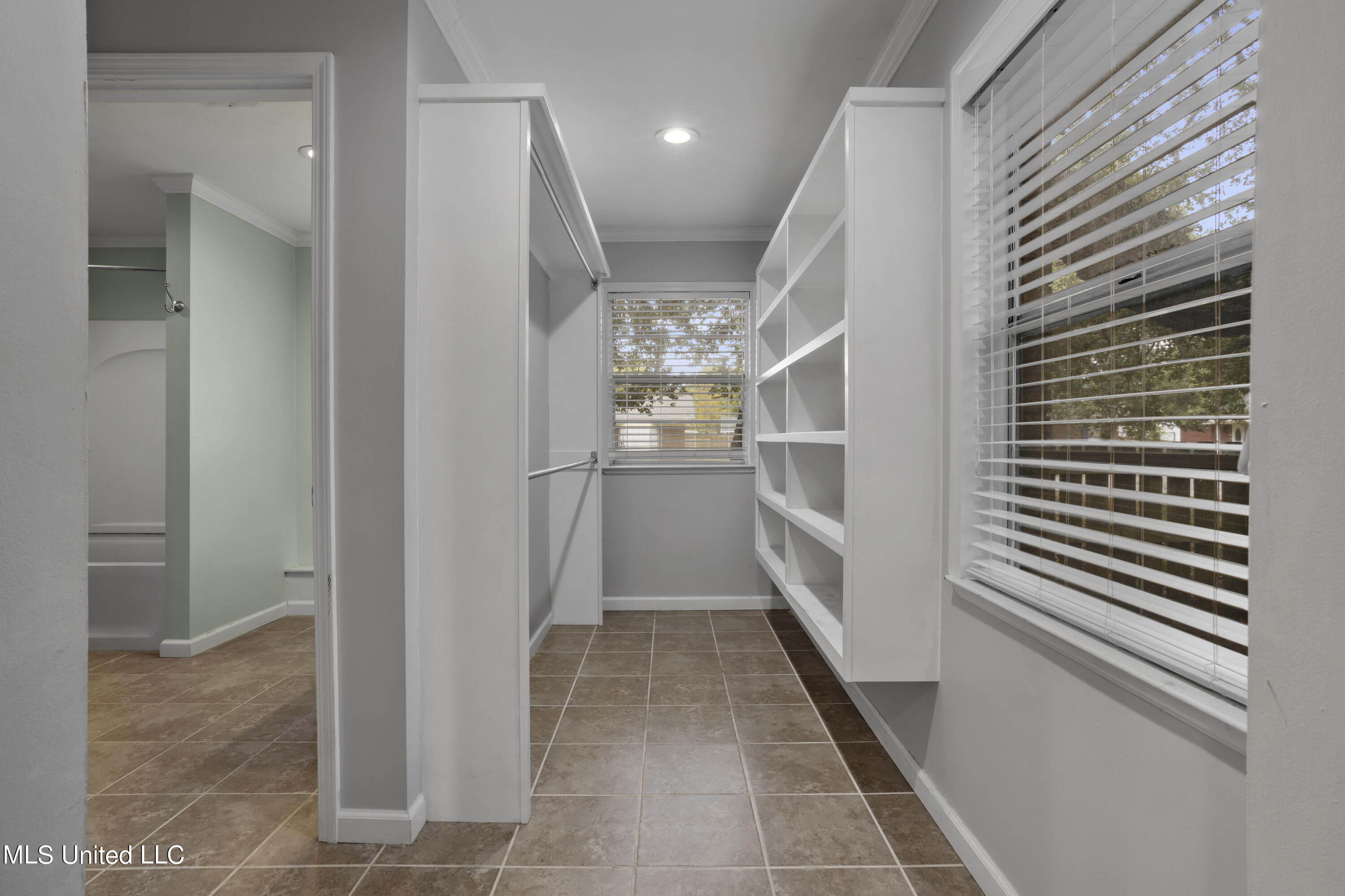 488 Weaver Avenue