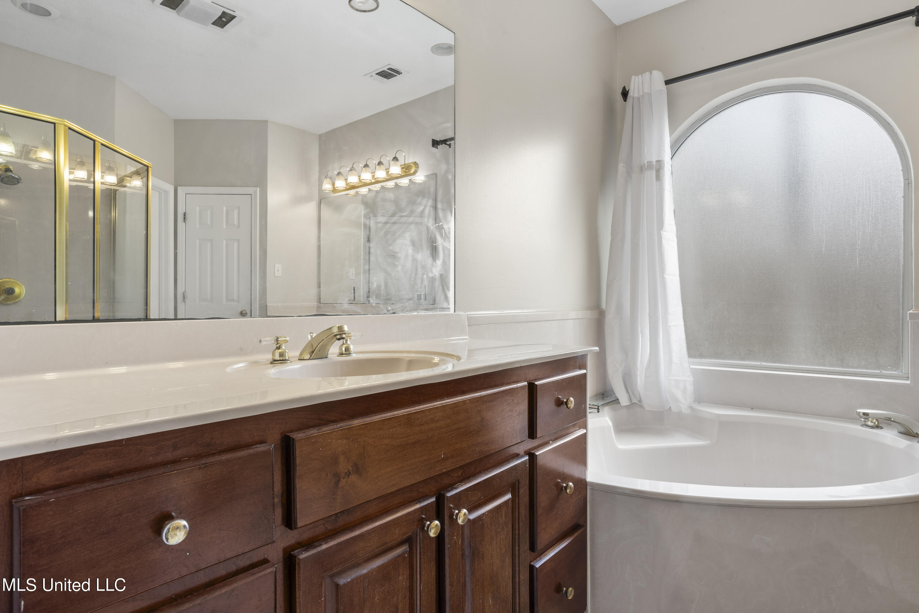 2568 Brighton Circle