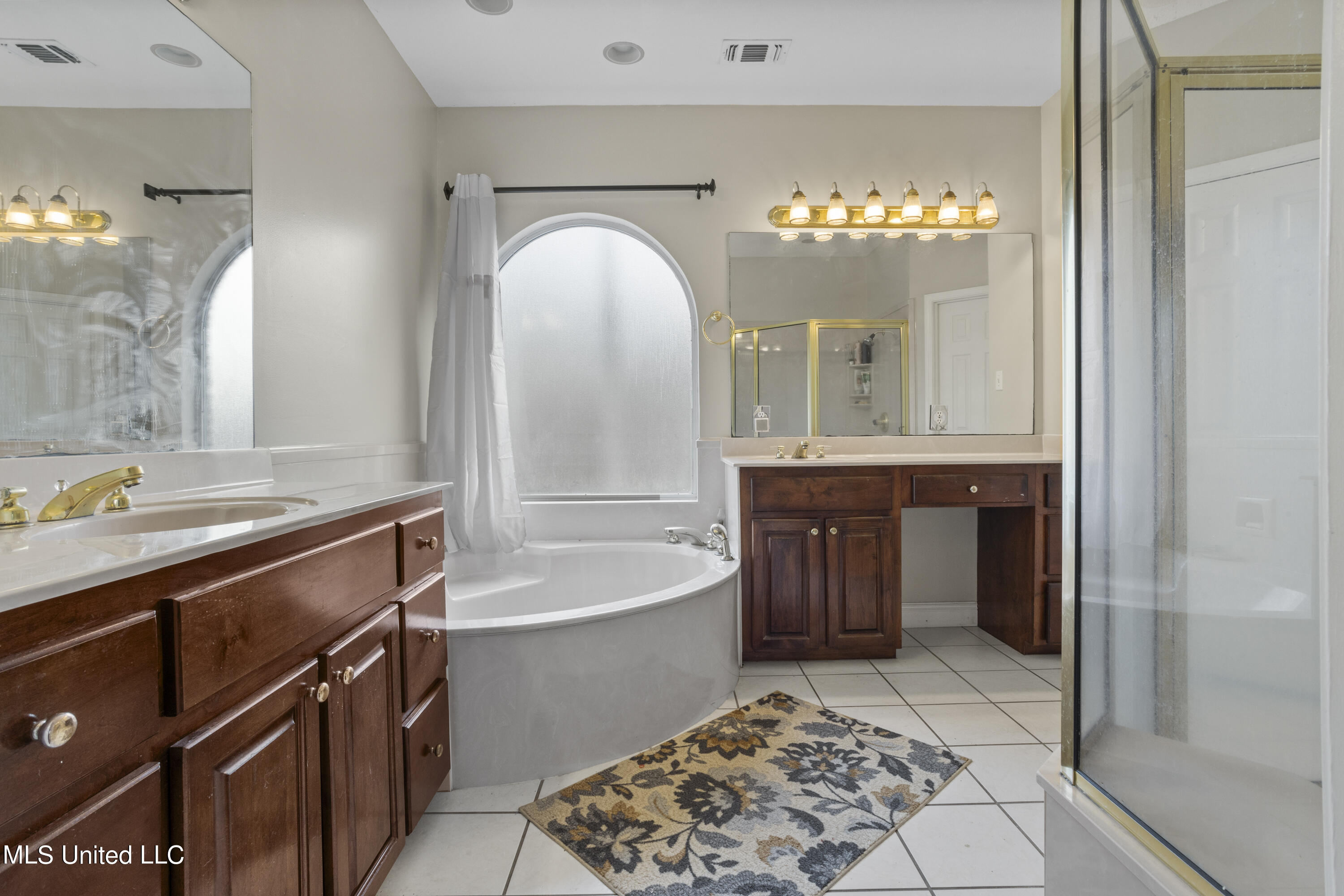 2568 Brighton Circle