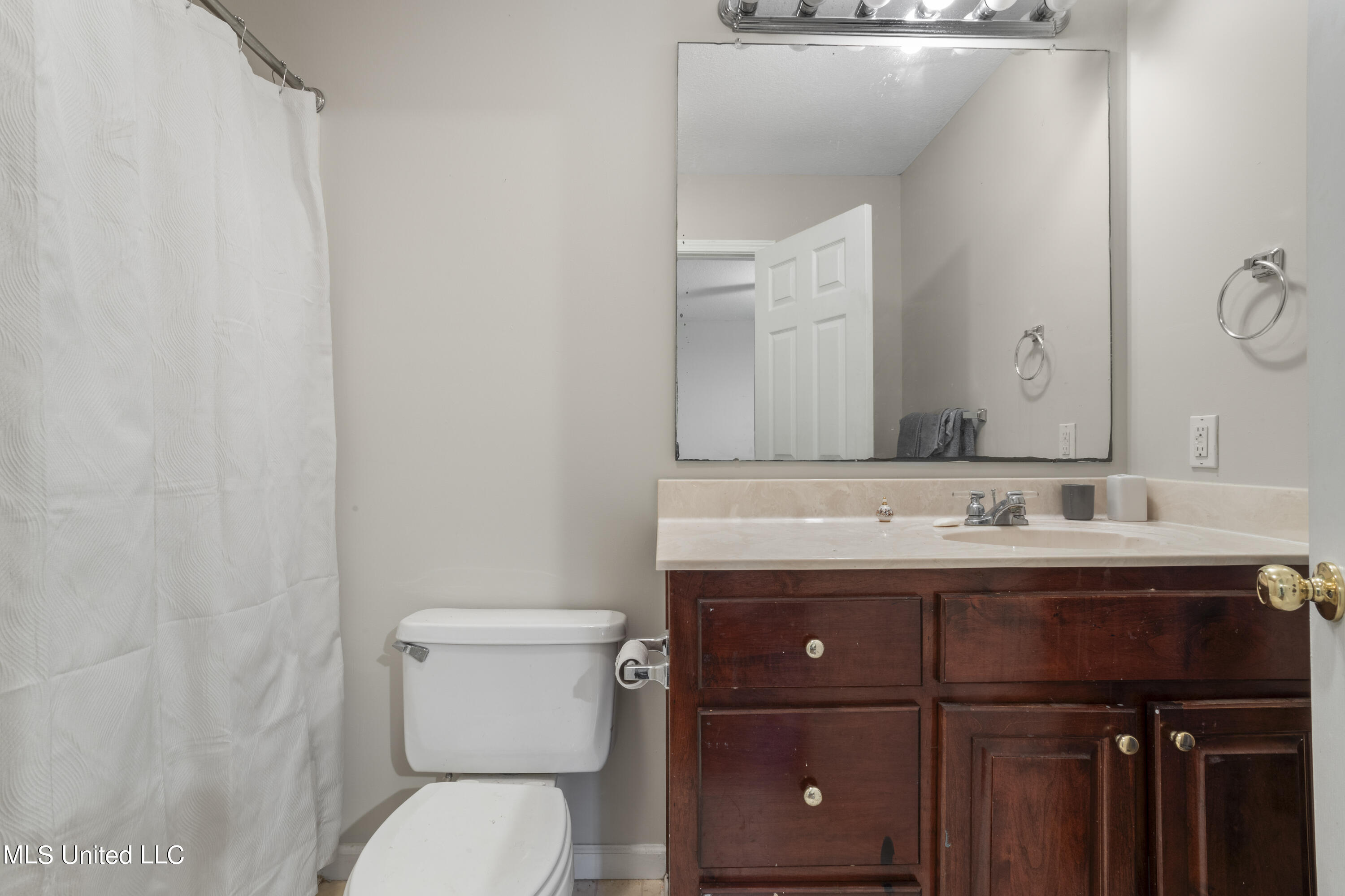 2568 Brighton Circle