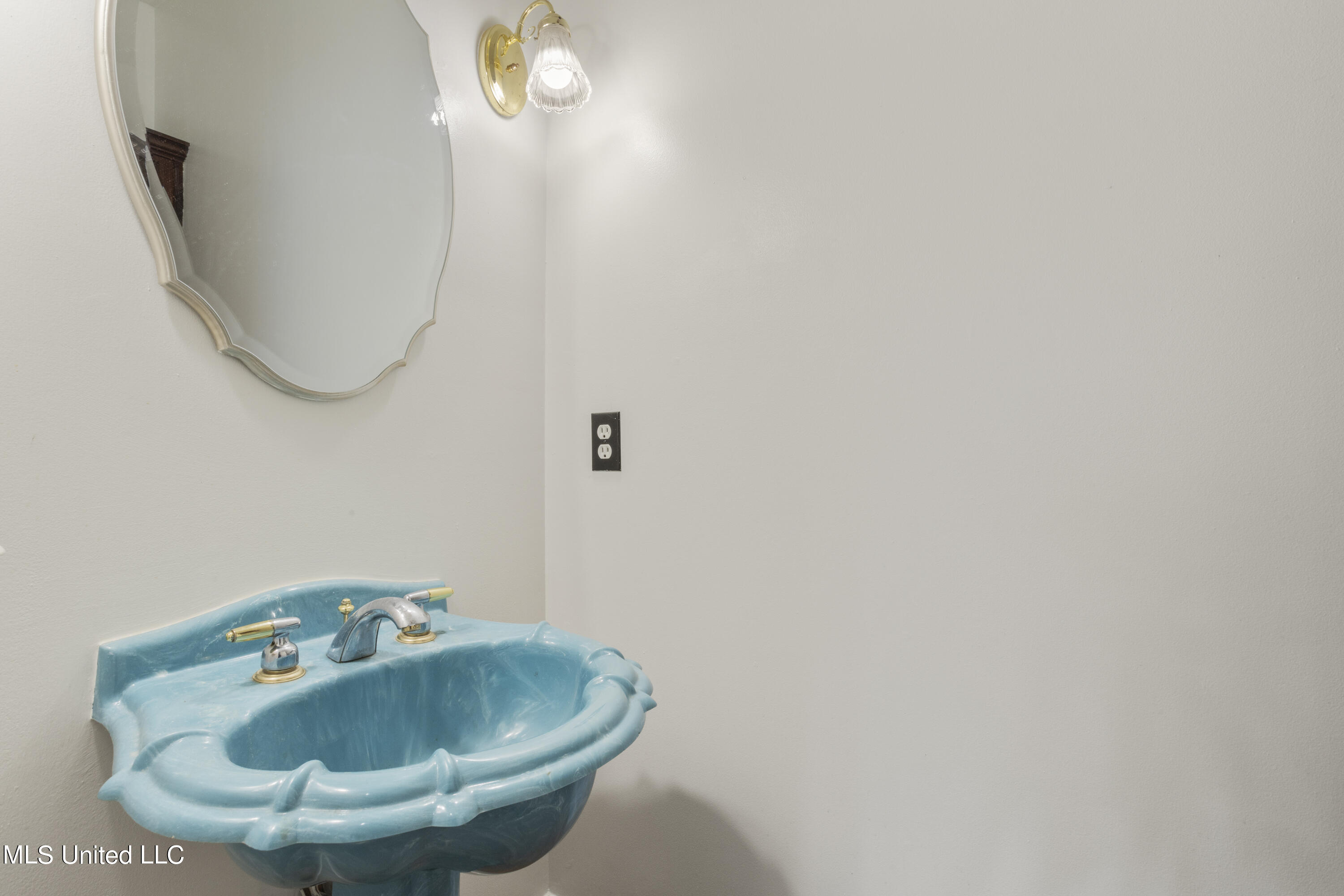 2568 Brighton Circle