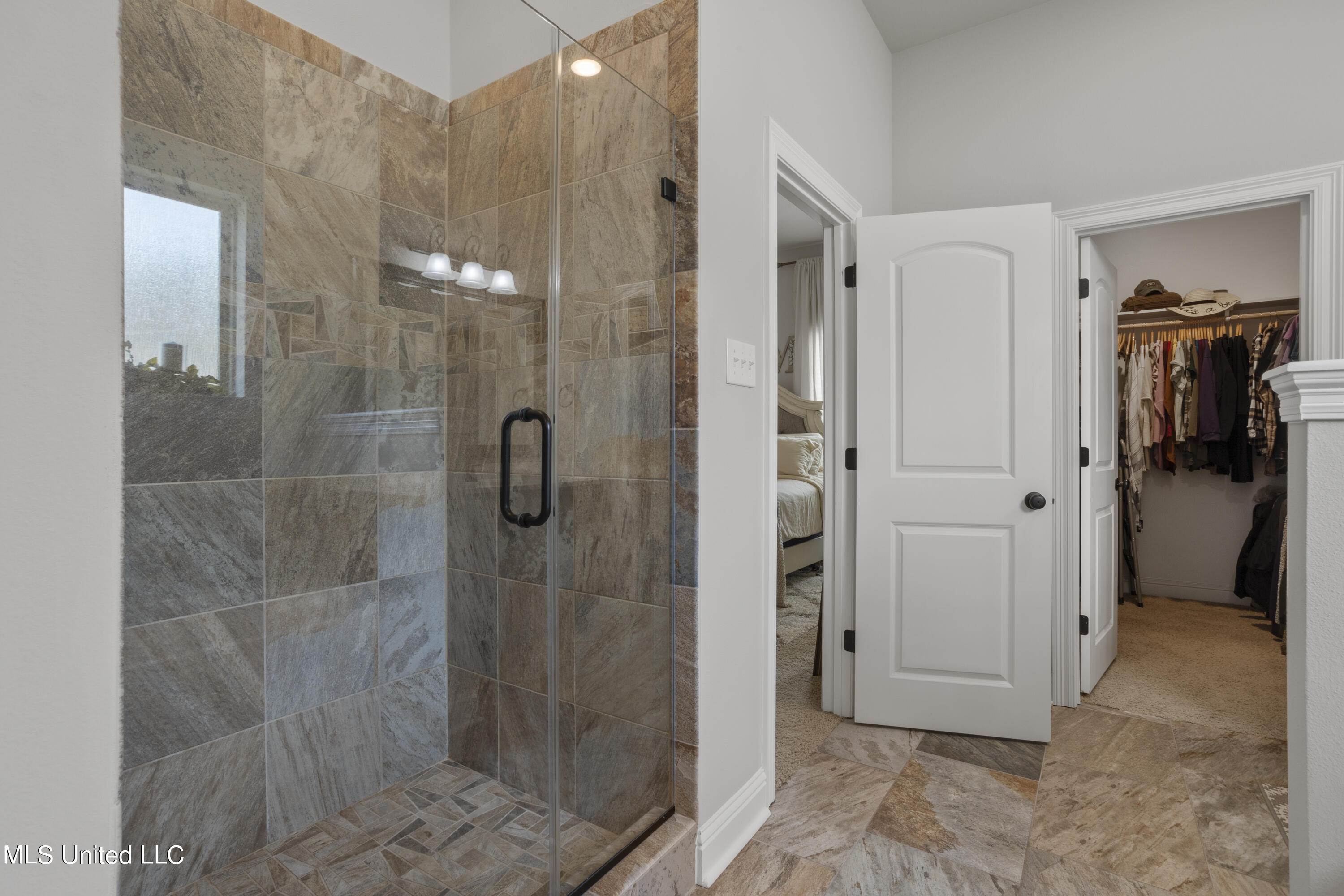 24601 Knollwood Drive