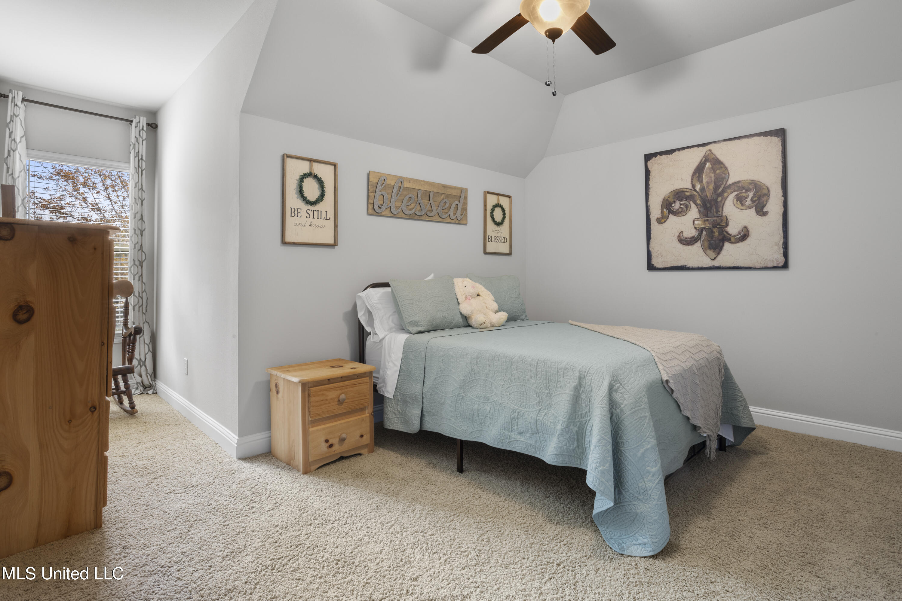 24601 Knollwood Drive