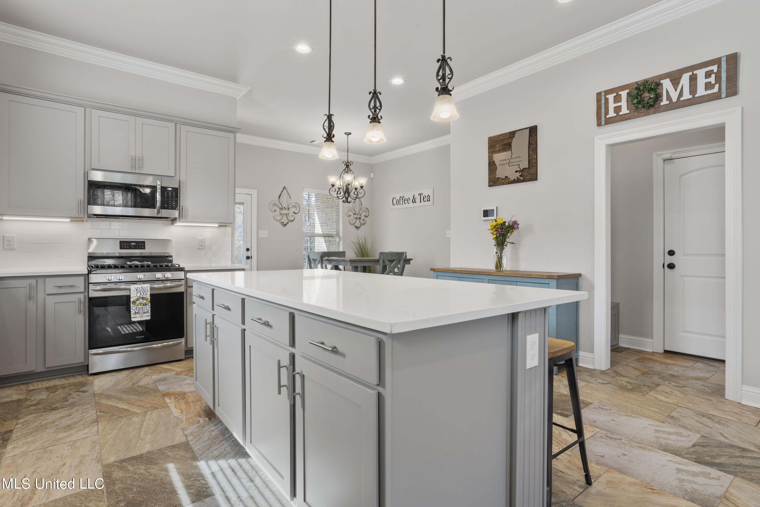 24601 Knollwood Drive